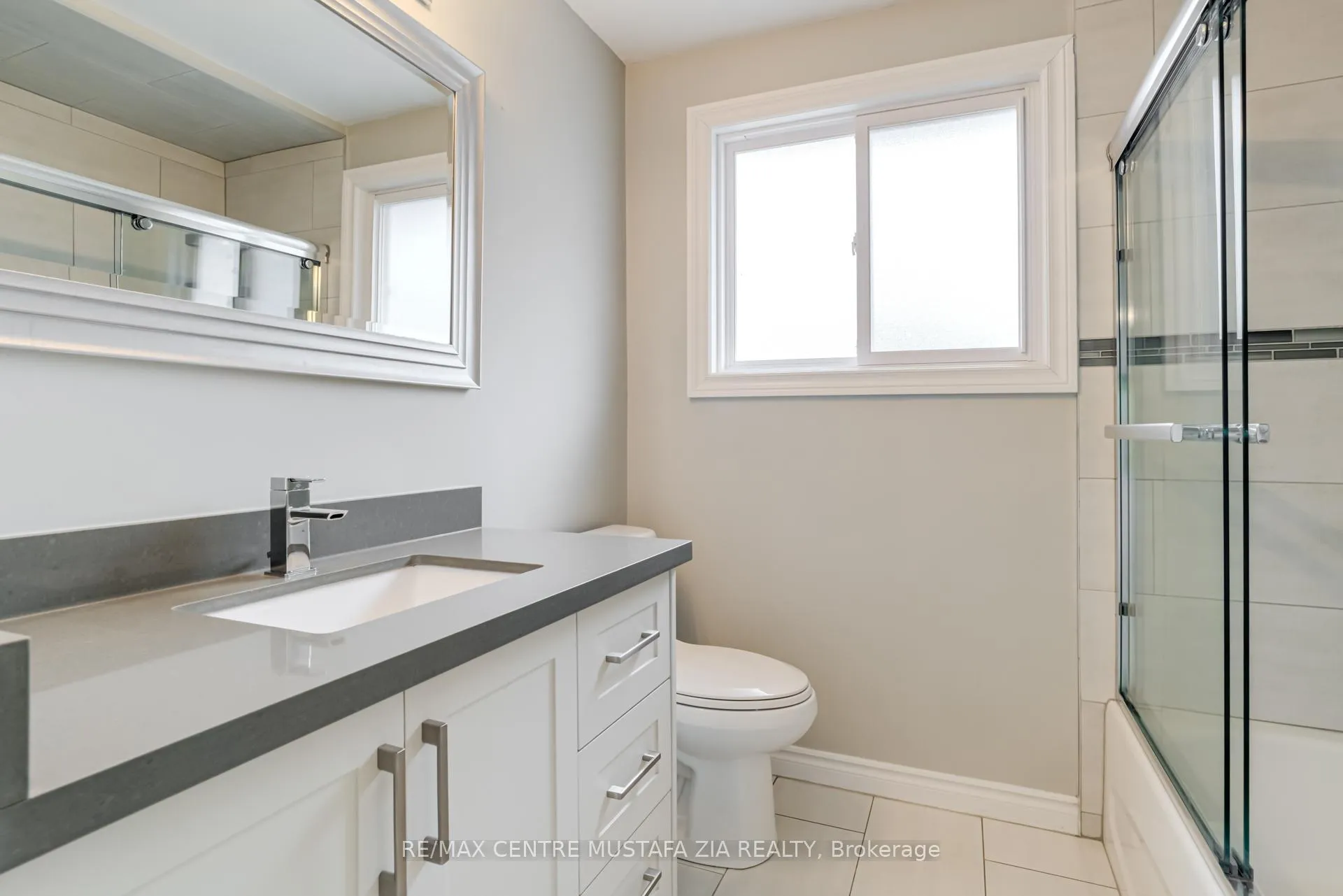 Photo 16 of 3025 Oslo Crescent, Mississauga, Meadowvale — HOMEH