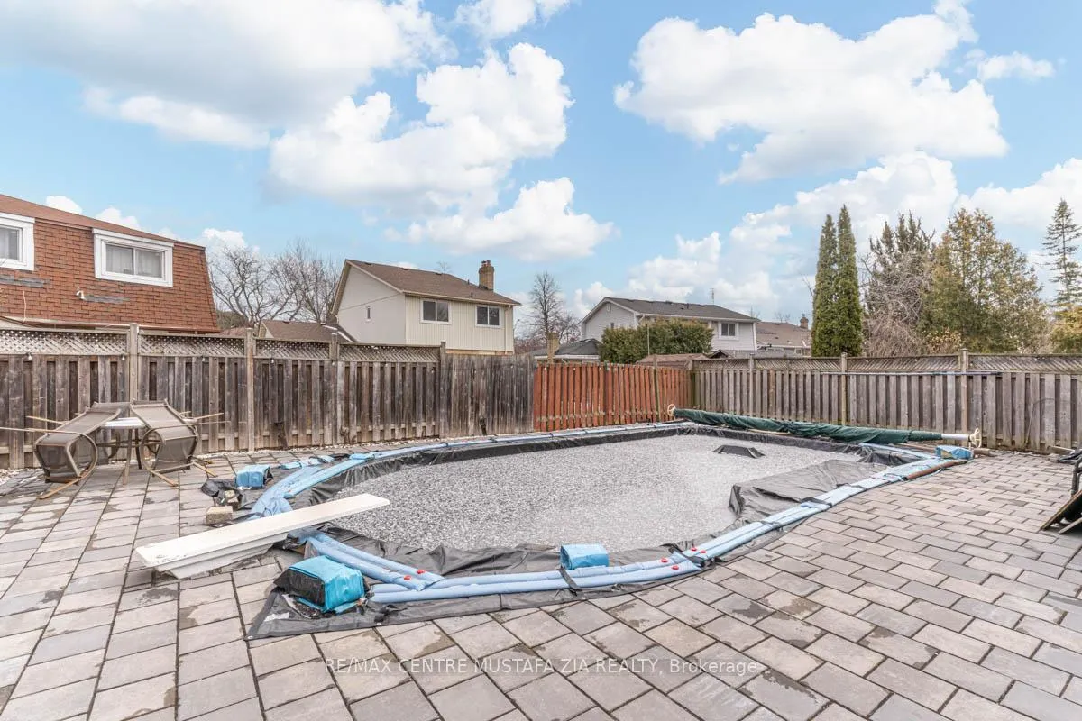 Photo 23 of 3025 Oslo Crescent, Mississauga, Meadowvale — HOMEH