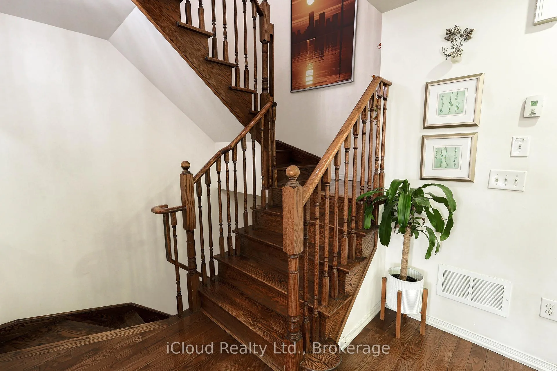 Photo 15 of 55 Maidstone Way, Whitby, Taunton North — HOMEH