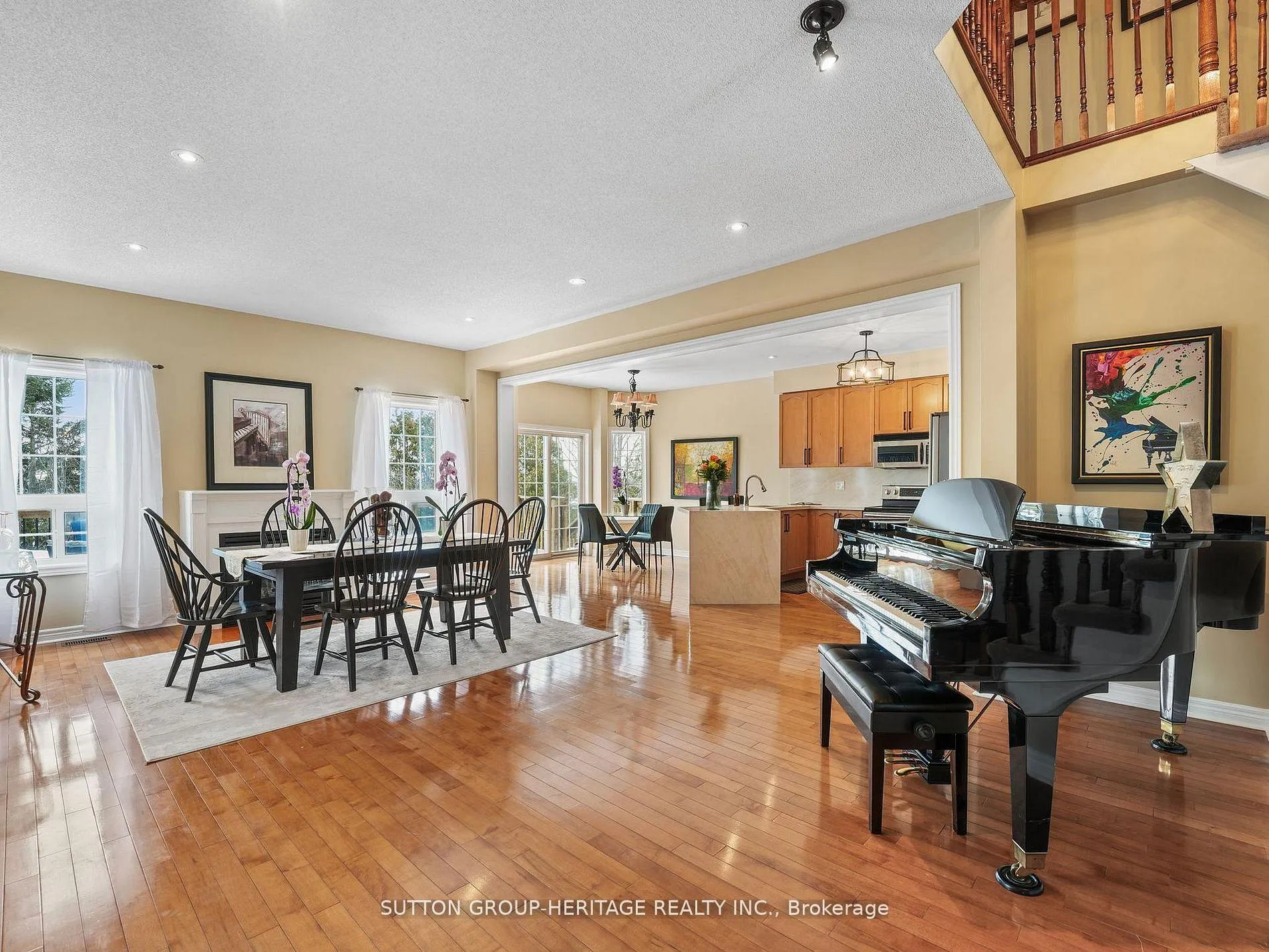 Photo 10 of 21 Sheldon Drive, Ajax, Central — HOMEH
