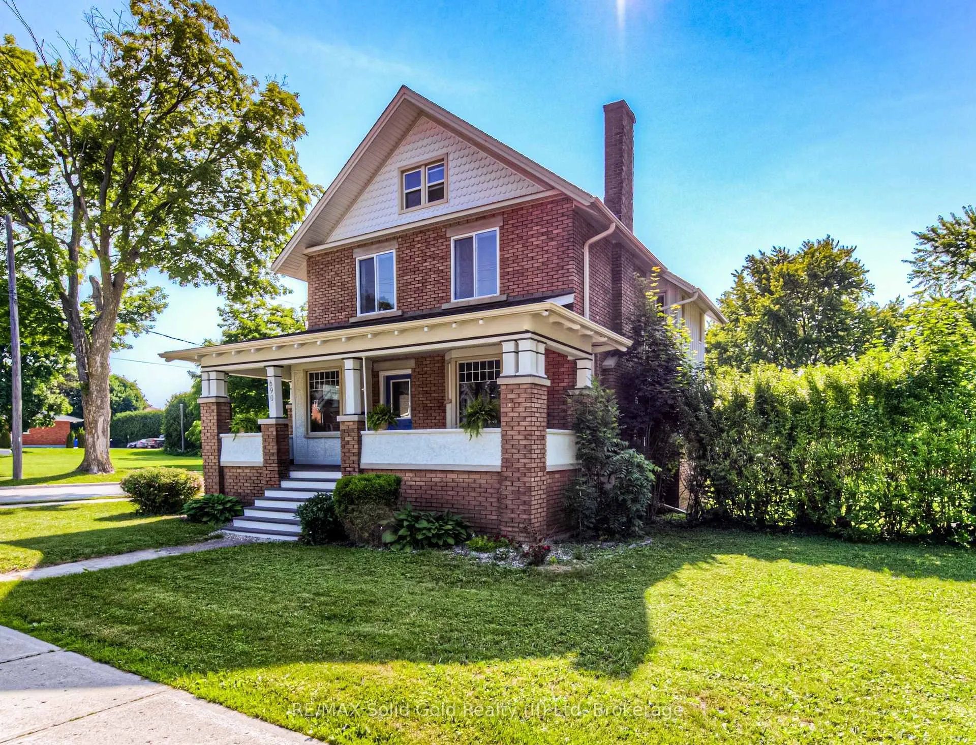 Photo 2 of 690 Wallace Avenue N, North Perth, Listowel — HOMEH