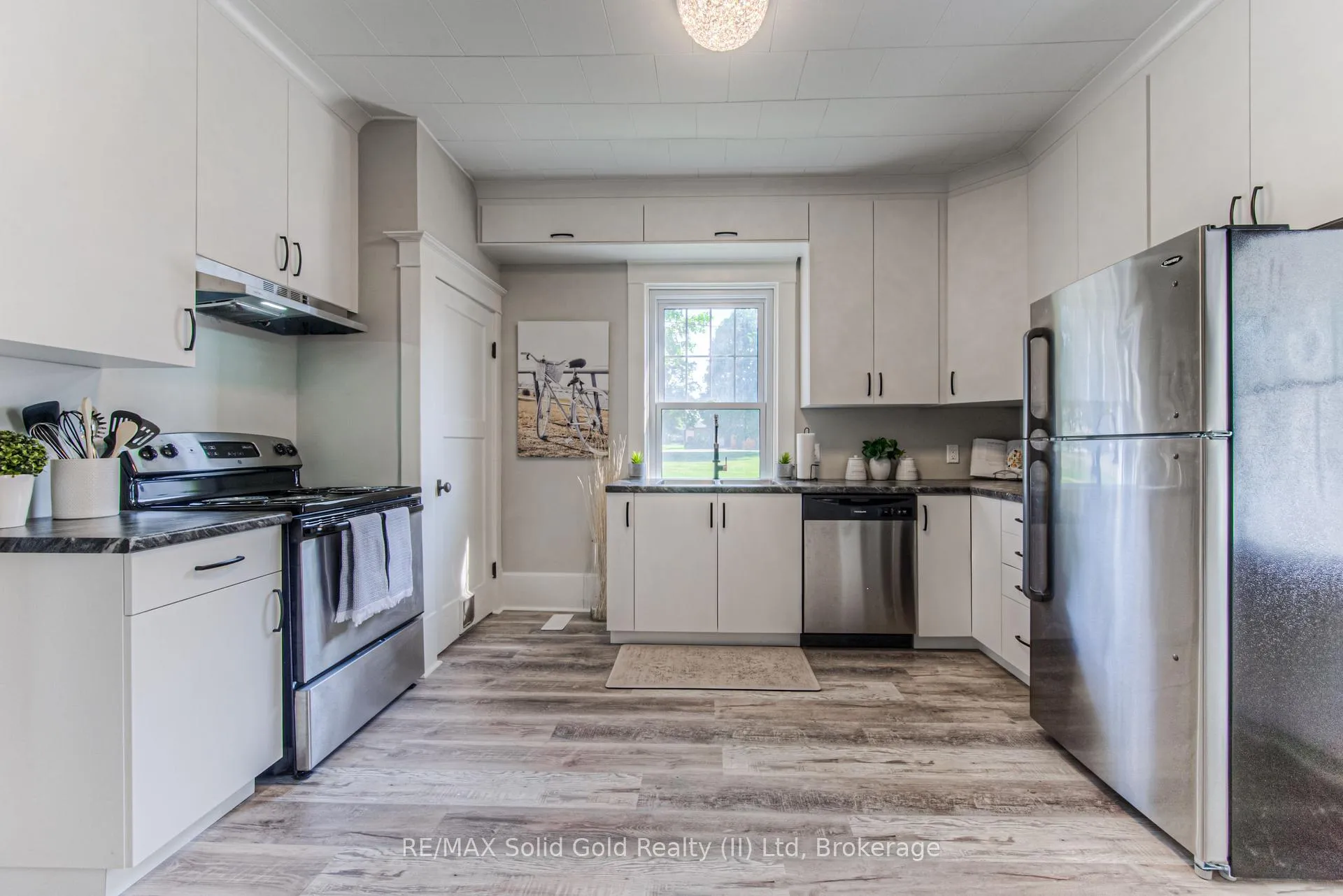 Photo 13 of 690 Wallace Avenue N, North Perth, Listowel — HOMEH