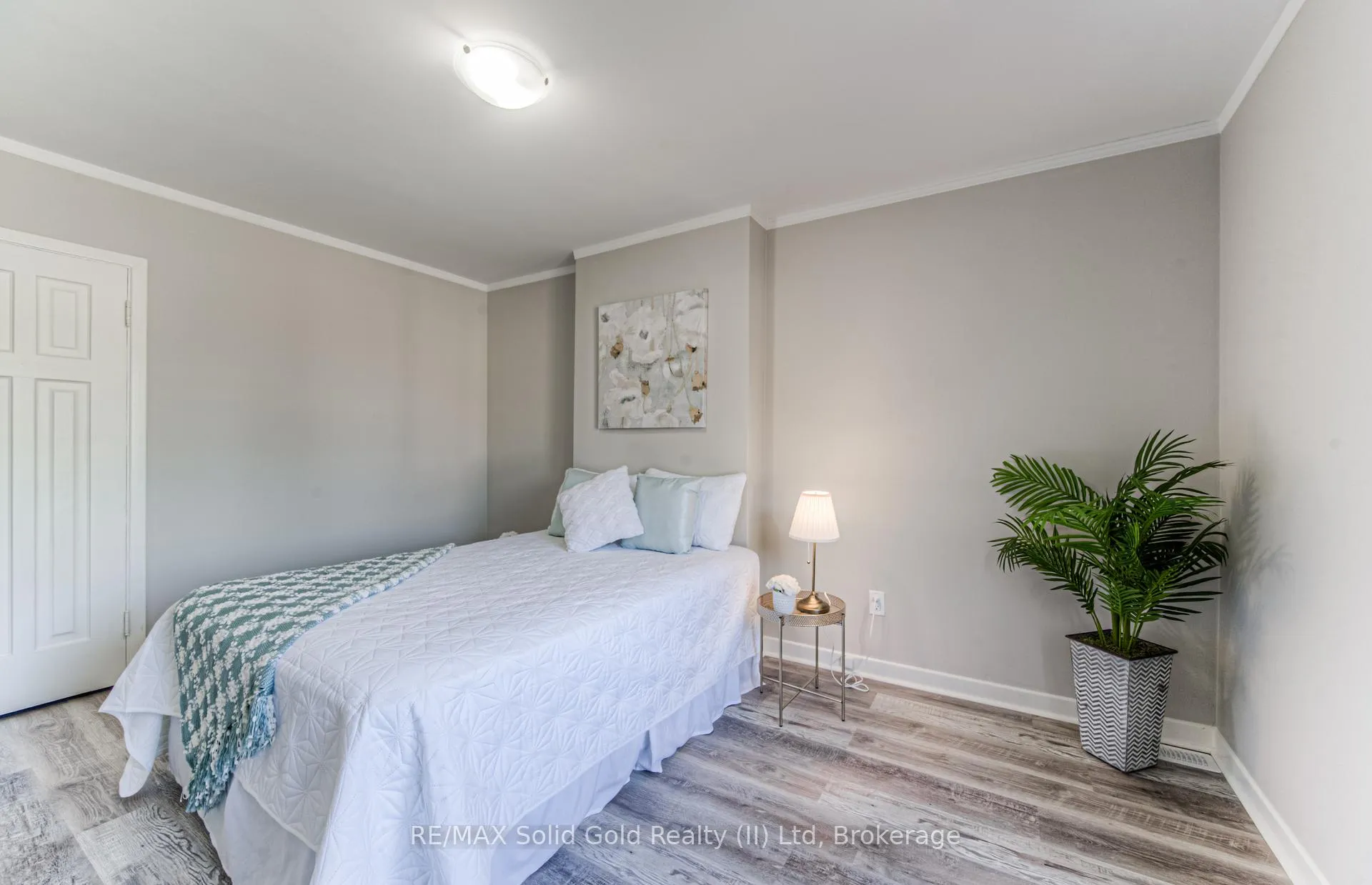 Photo 24 of 690 Wallace Avenue N, North Perth, Listowel — HOMEH