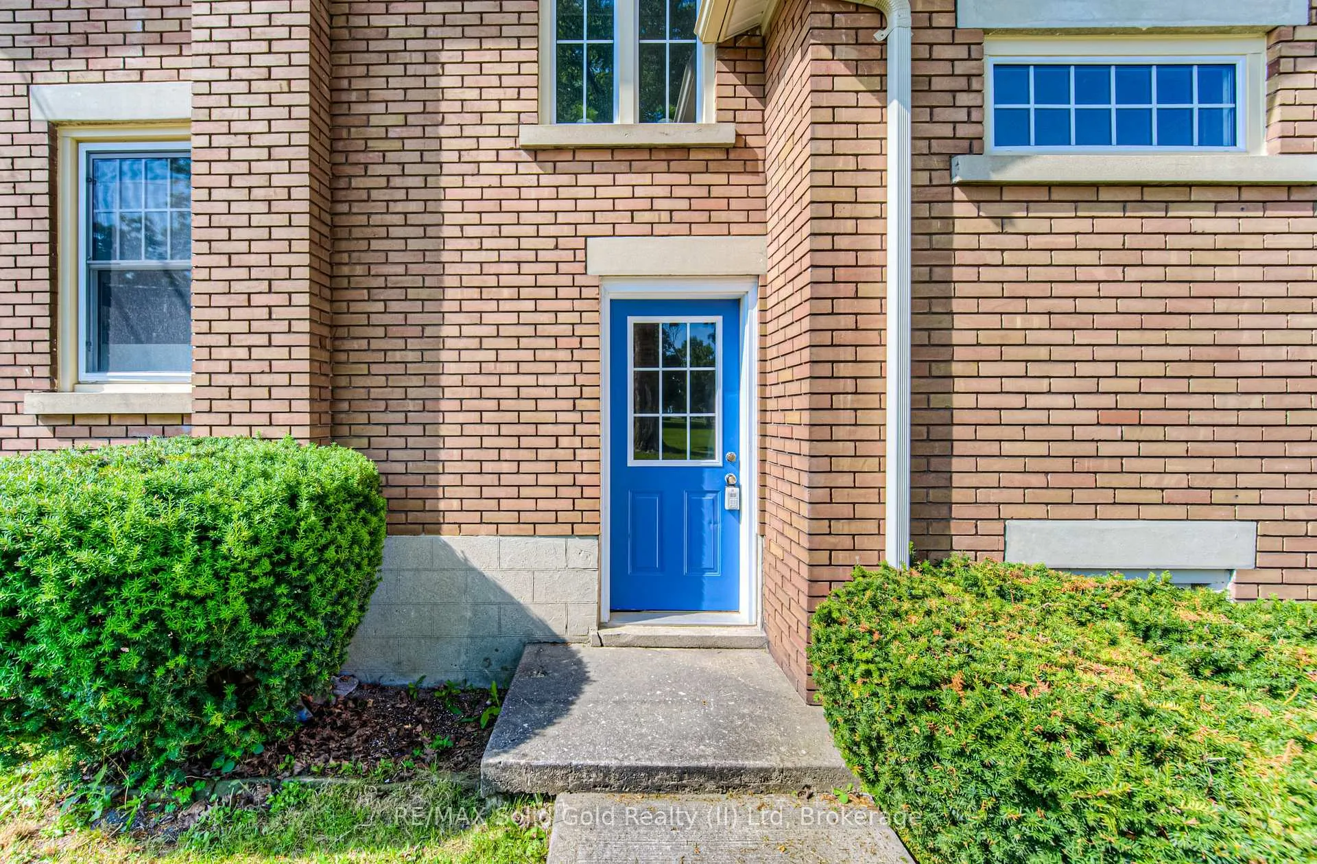 Photo 34 of 690 Wallace Avenue N, North Perth, Listowel — HOMEH