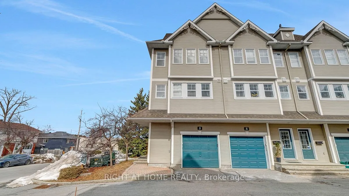 Photo 2 of Unit 3, 825 Grenon Avenue, Ottawa, Britannia Heights — HOMEH