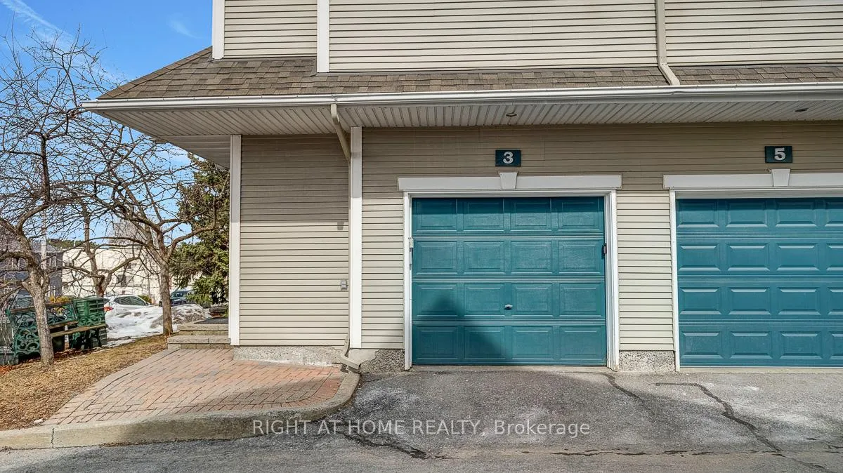 Photo 3 of Unit 3, 825 Grenon Avenue, Ottawa, Britannia Heights — HOMEH