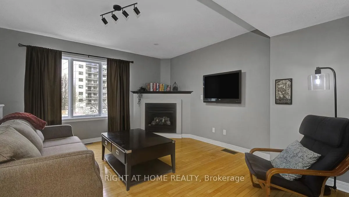 Photo 7 of Unit 3, 825 Grenon Avenue, Ottawa, Britannia Heights — HOMEH