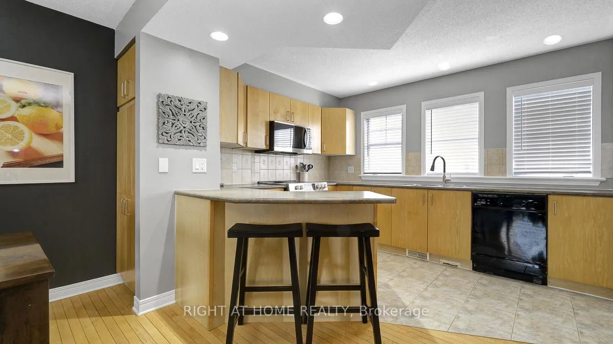 Photo 15 of Unit 3, 825 Grenon Avenue, Ottawa, Britannia Heights — HOMEH