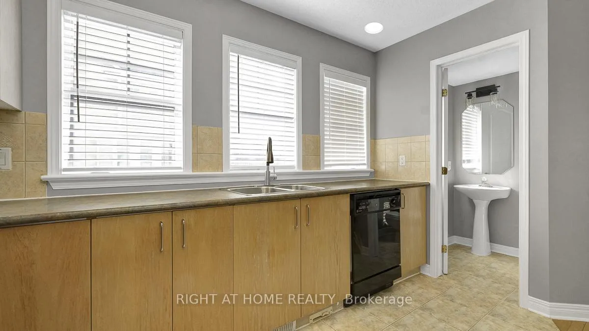 Photo 20 of Unit 3, 825 Grenon Avenue, Ottawa, Britannia Heights — HOMEH