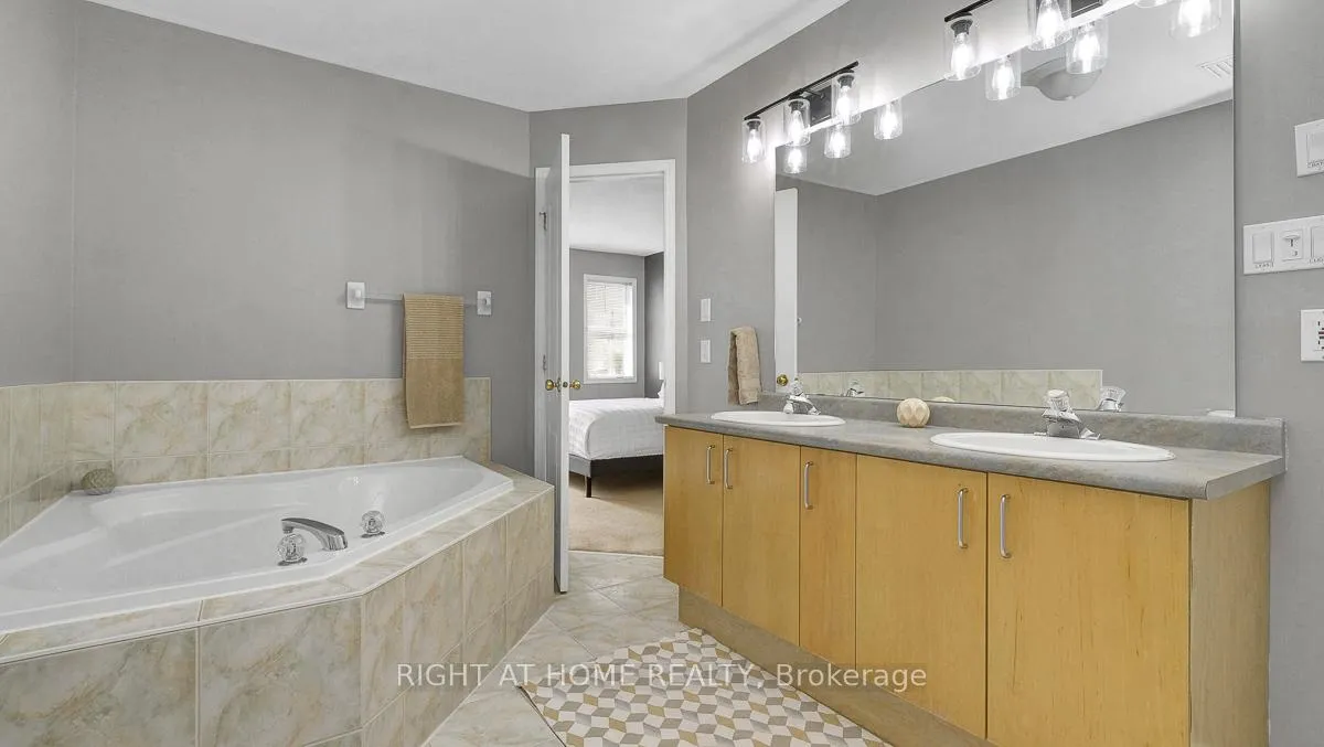 Photo 25 of Unit 3, 825 Grenon Avenue, Ottawa, Britannia Heights — HOMEH