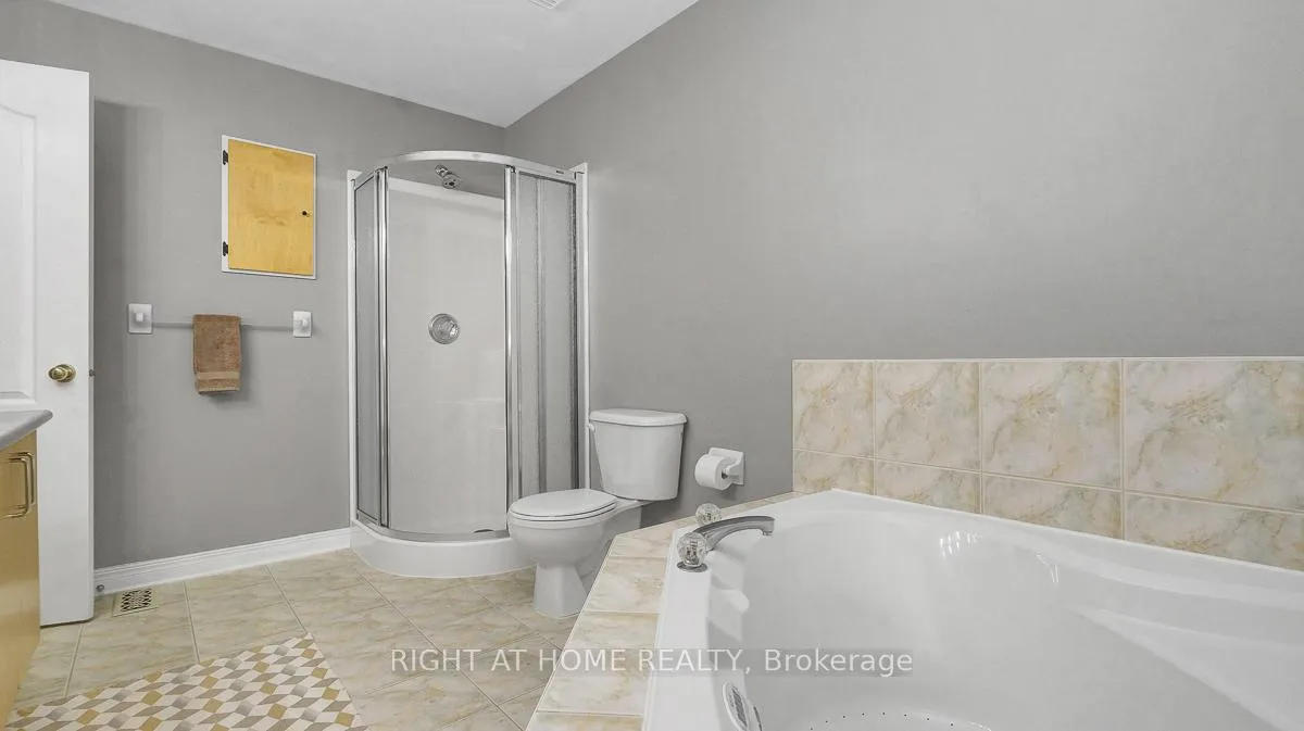 Photo 27 of Unit 3, 825 Grenon Avenue, Ottawa, Britannia Heights — HOMEH