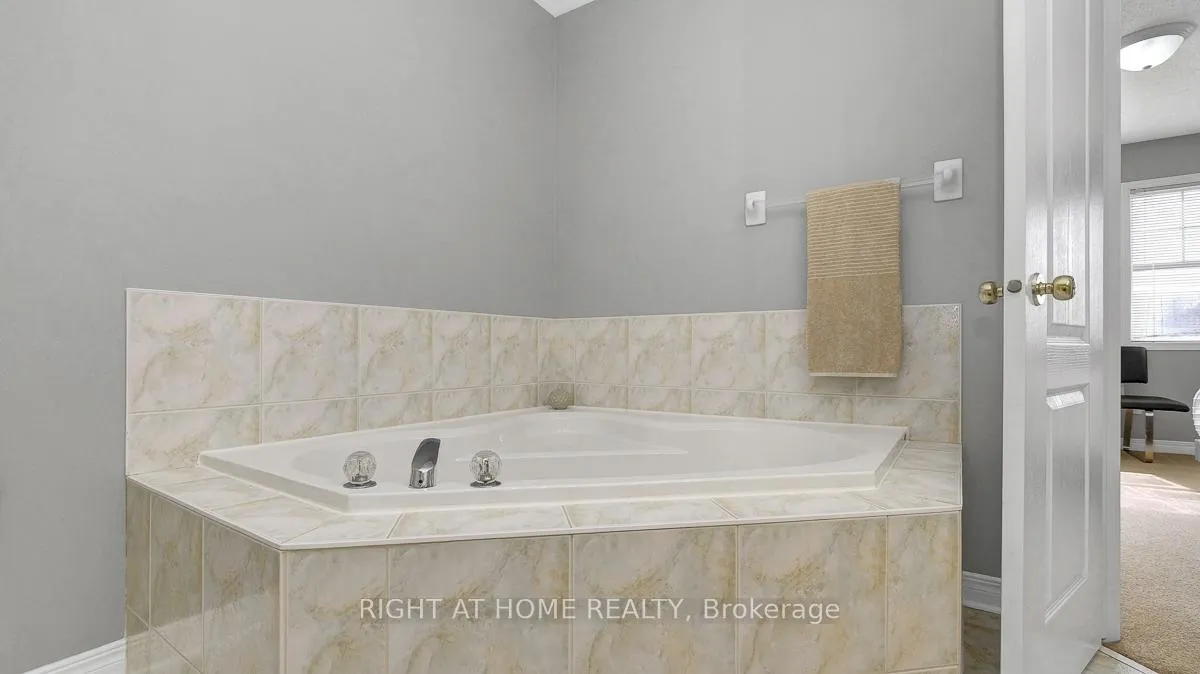 Photo 28 of Unit 3, 825 Grenon Avenue, Ottawa, Britannia Heights — HOMEH
