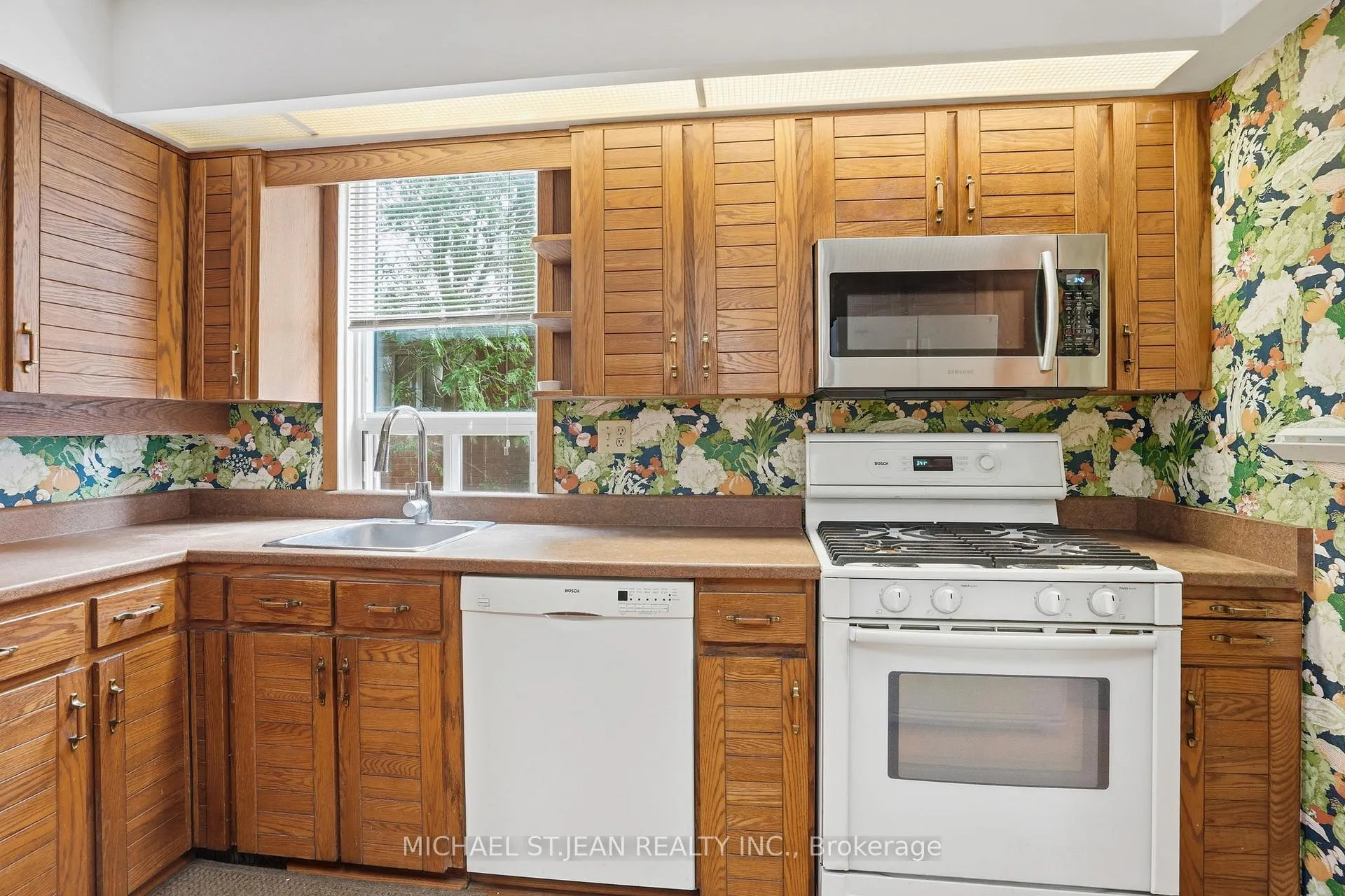 Photo 14 of 88 Cline Avenue N, Hamilton, Westdale — HOMEH