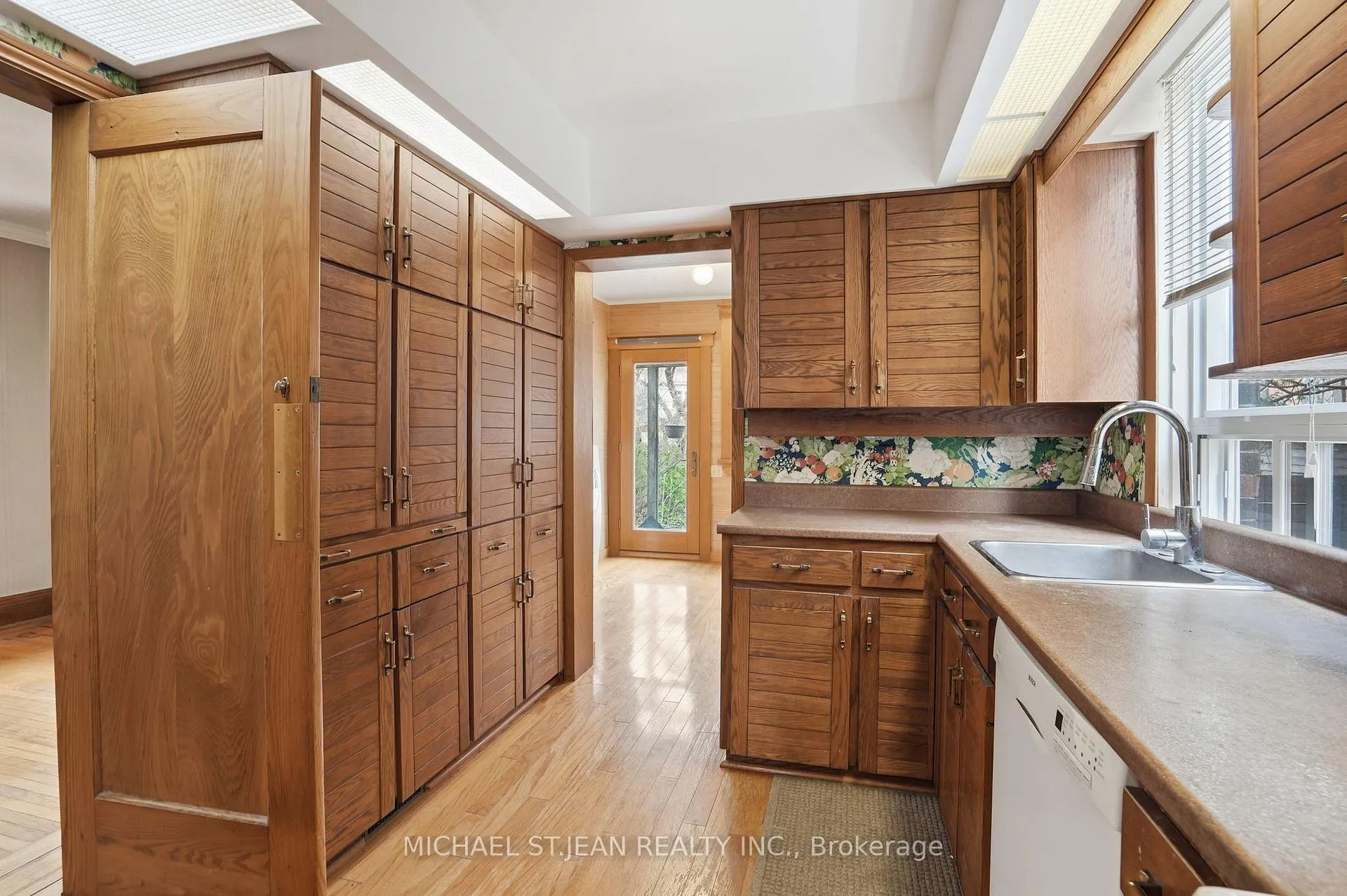 Photo 16 of 88 Cline Avenue N, Hamilton, Westdale — HOMEH