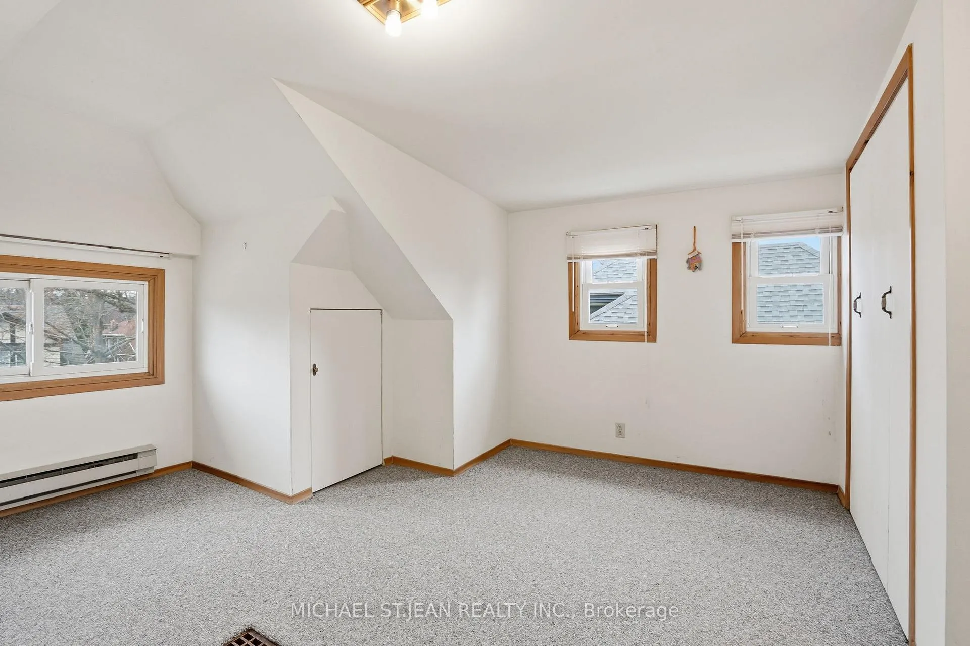 Photo 31 of 88 Cline Avenue N, Hamilton, Westdale — HOMEH