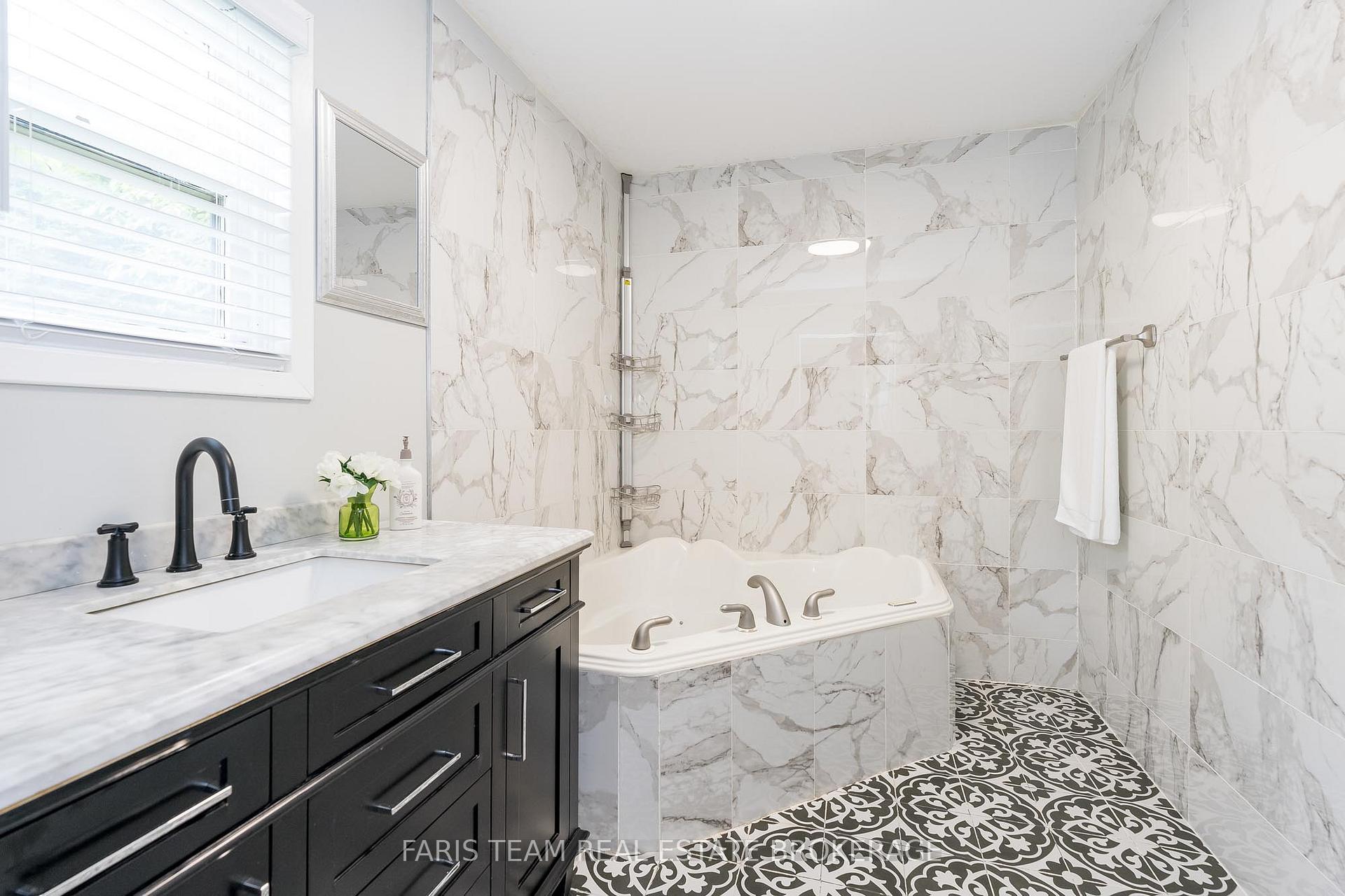 Photo 18 of 6234 Yonge Street, Innisfil, Churchill — HOMEH