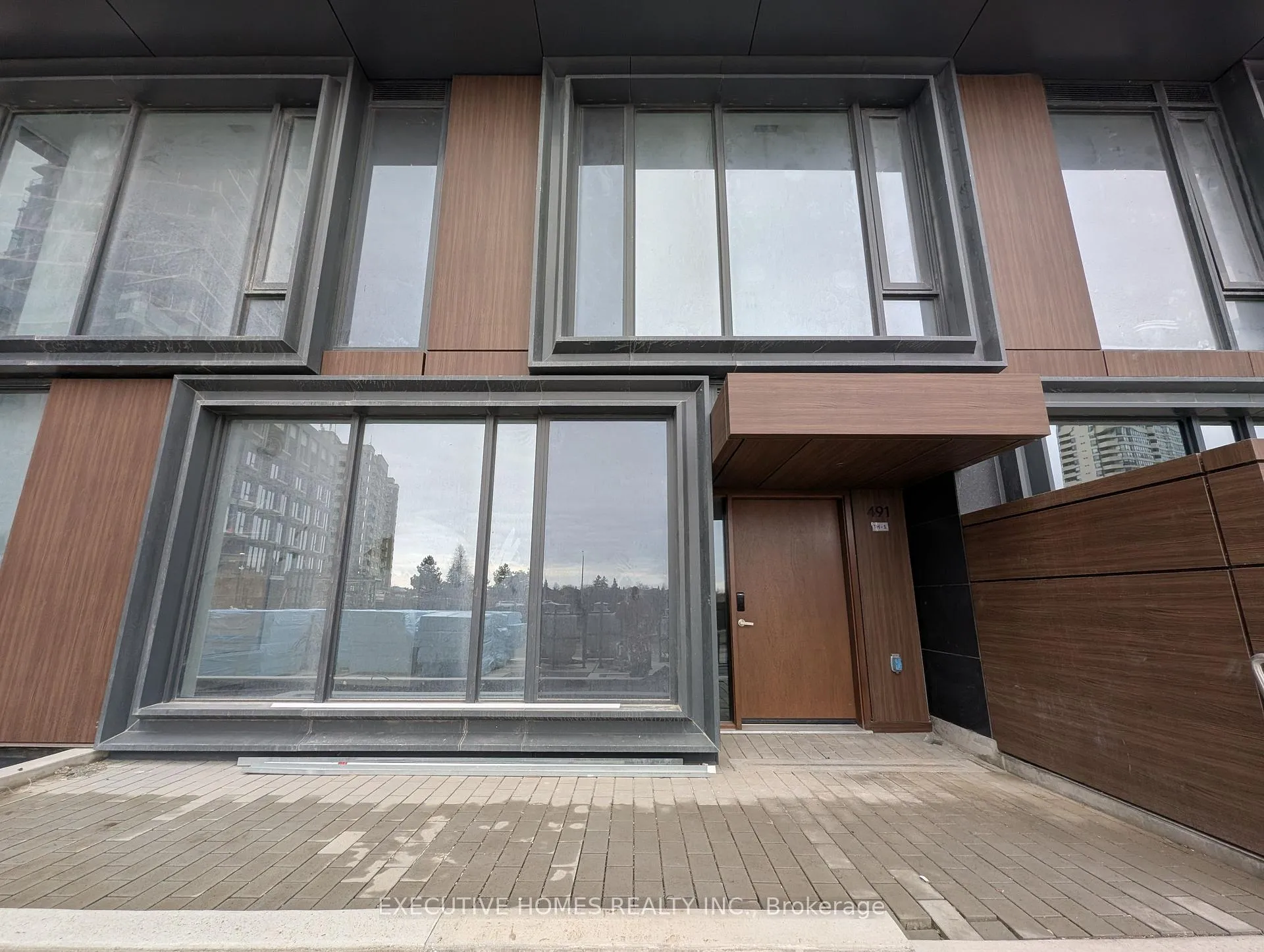 Front of 491 Soho Avenue