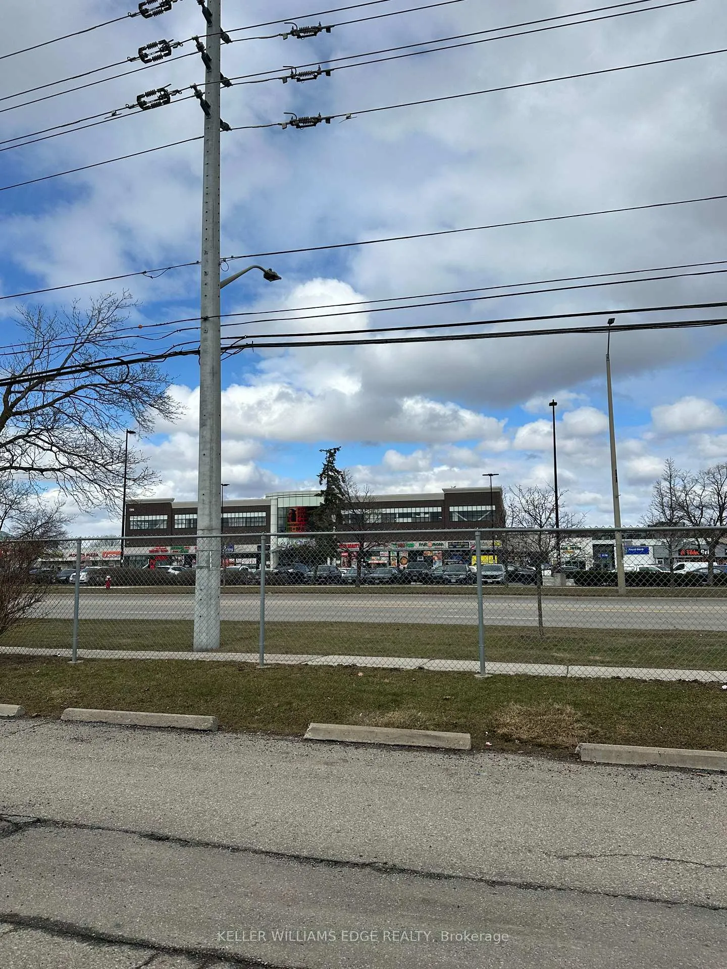 Photo 2 of Unit 56, 7255 Dooley Drive, Mississauga, Malton — HOMEH