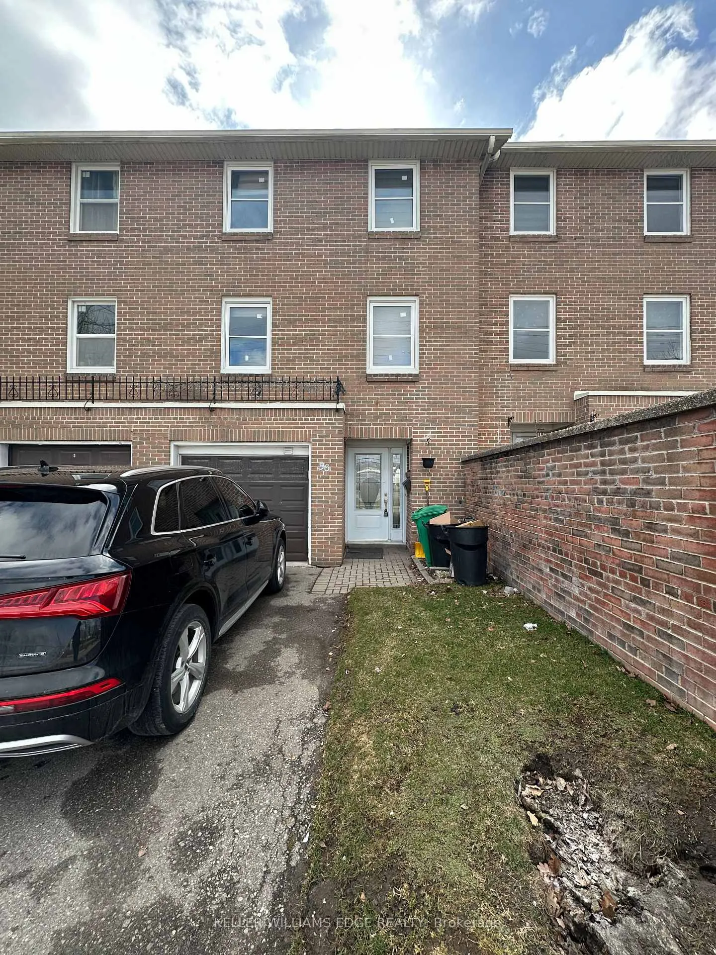 Photo 5 of Unit 56, 7255 Dooley Drive, Mississauga, Malton — HOMEH