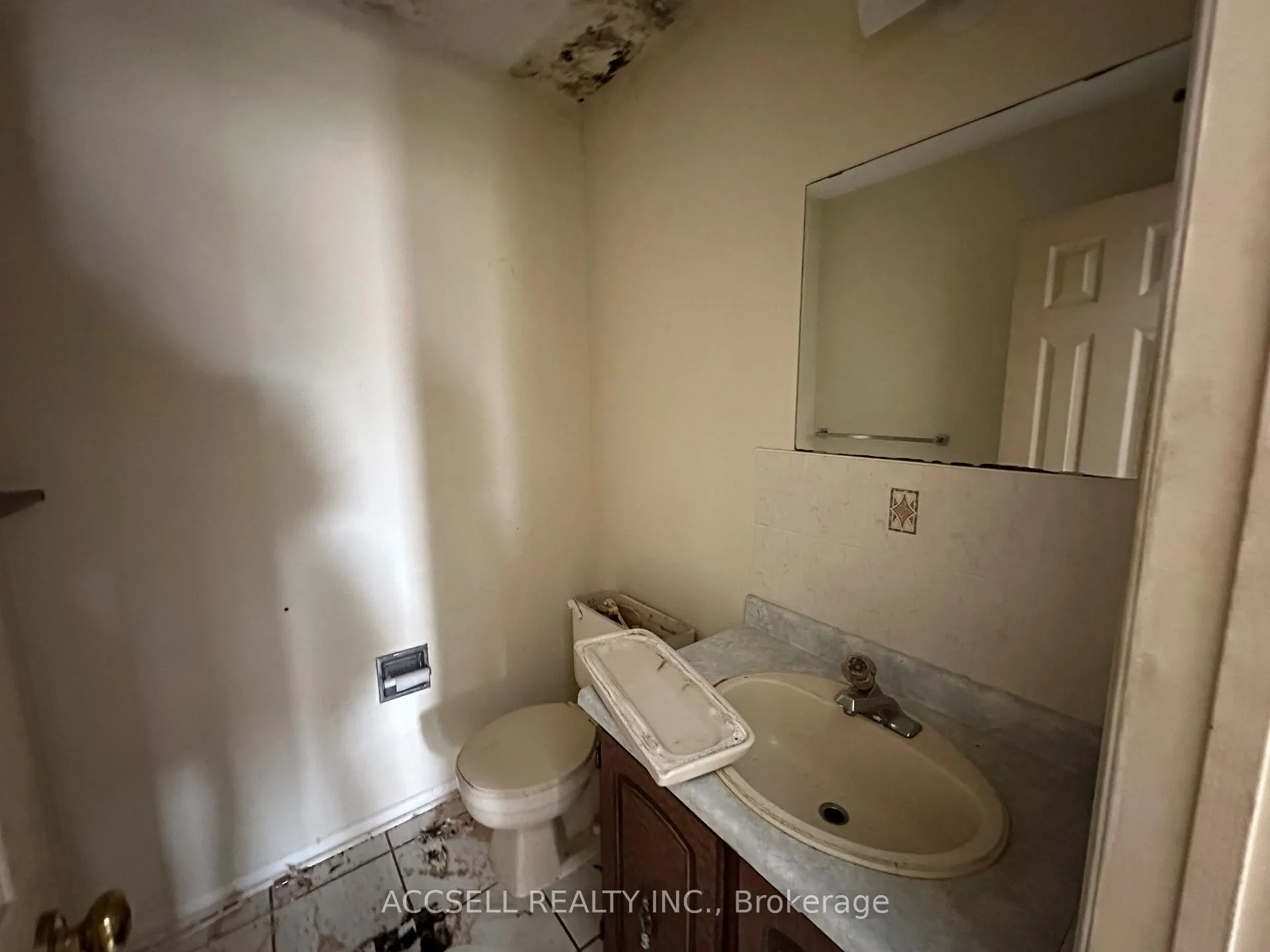 Photo 13 of 6255 Camgreen Circle, Mississauga, East Credit — HOMEH