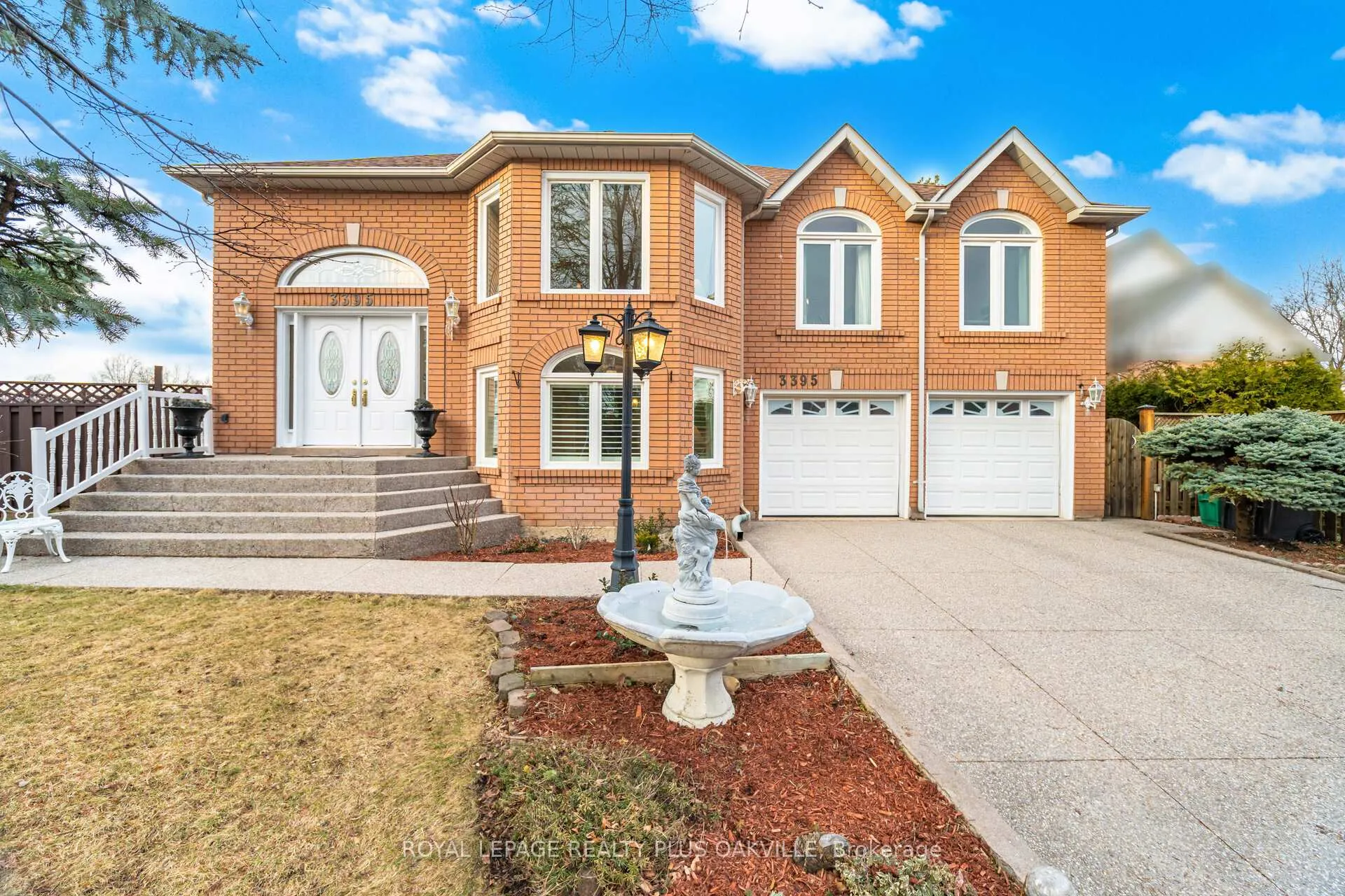 Photo 1 of 3395 Trelawny Circle, Mississauga, Lisgar — HOMEH