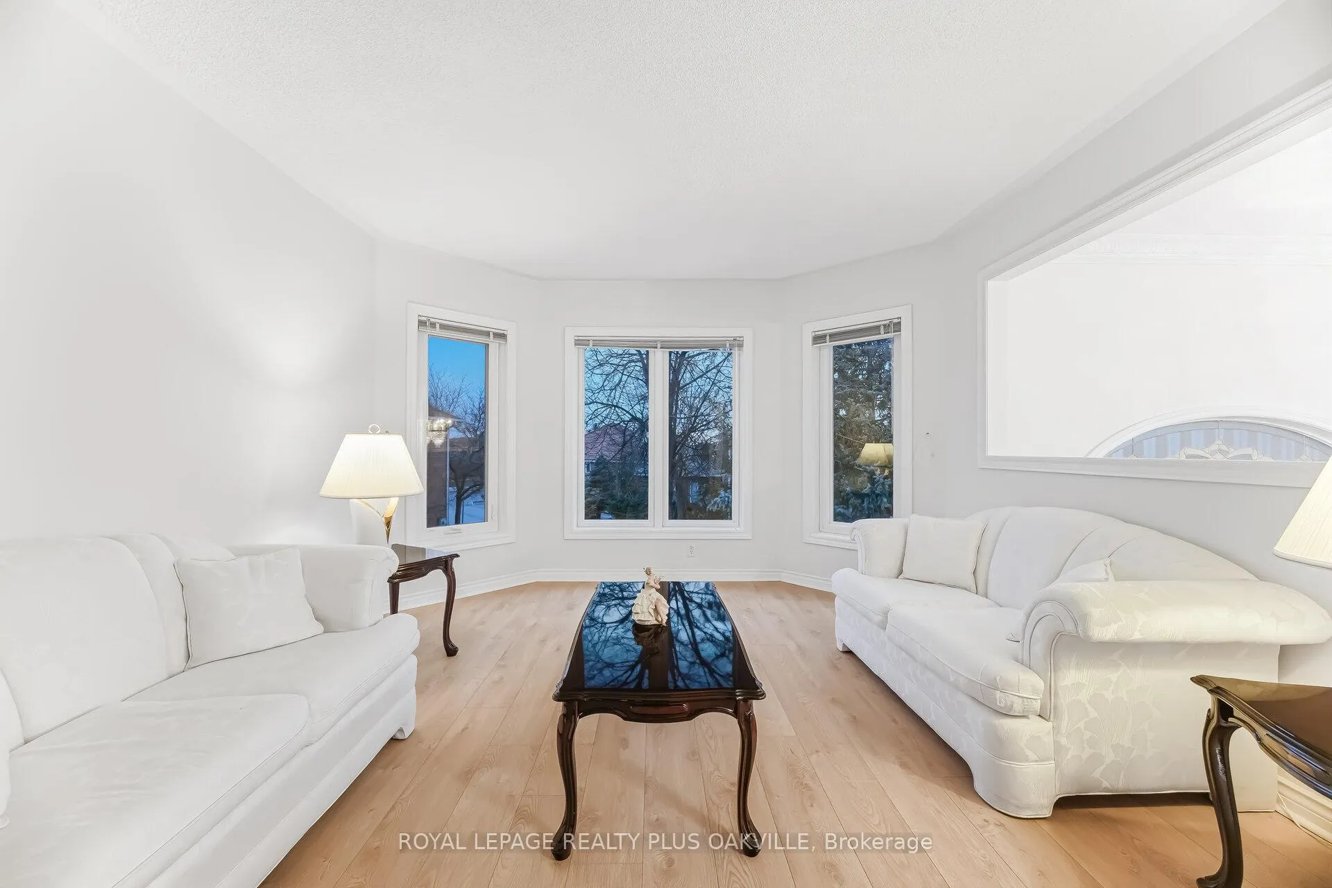 Photo 5 of 3395 Trelawny Circle, Mississauga, Lisgar — HOMEH