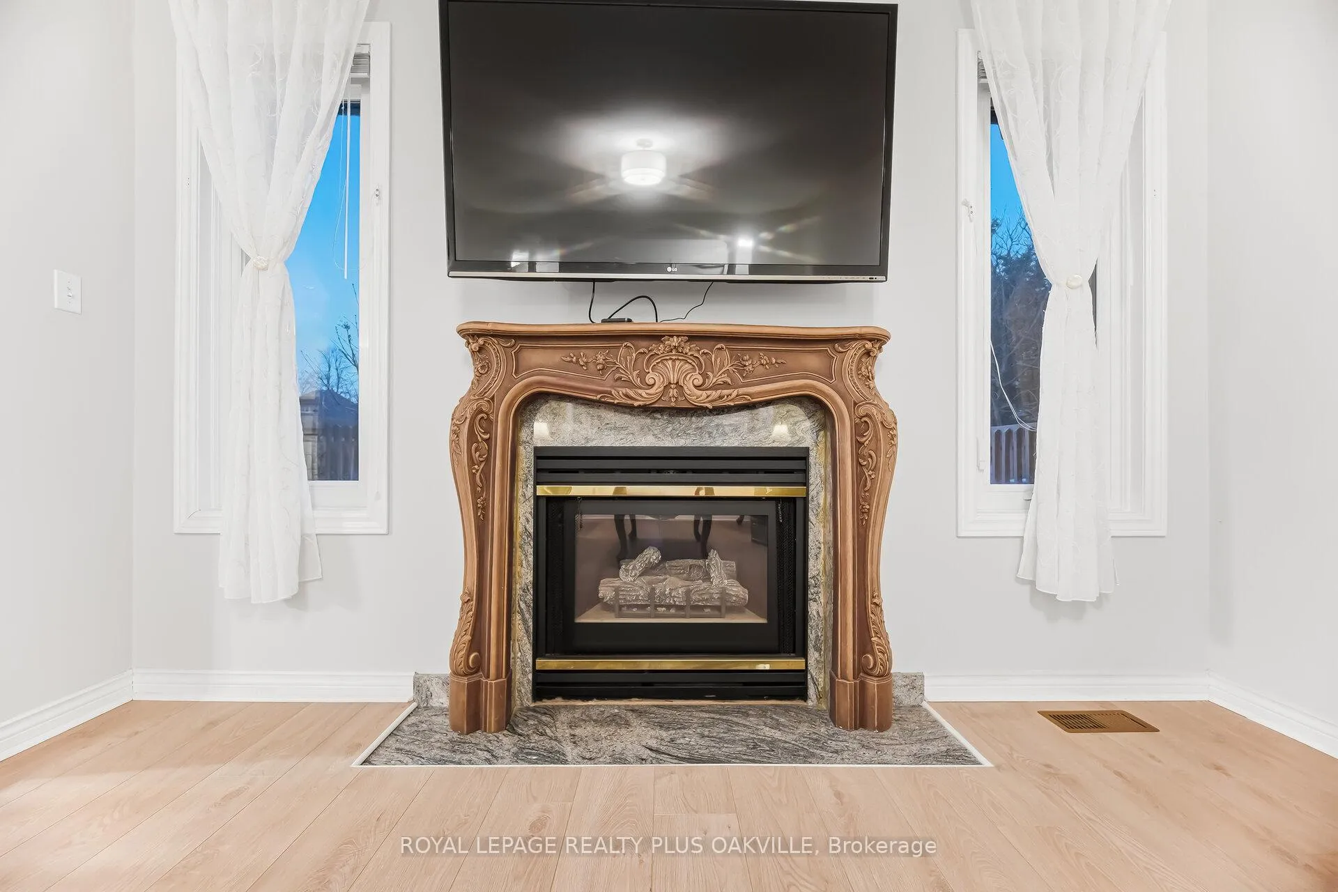 Photo 18 of 3395 Trelawny Circle, Mississauga, Lisgar — HOMEH