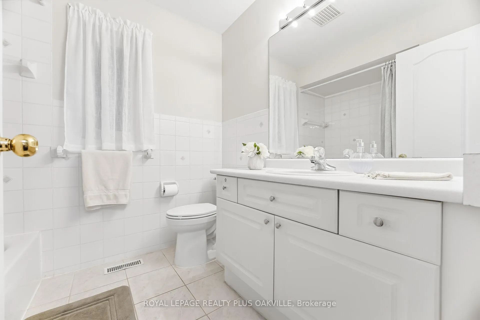 Photo 32 of 3395 Trelawny Circle, Mississauga, Lisgar — HOMEH
