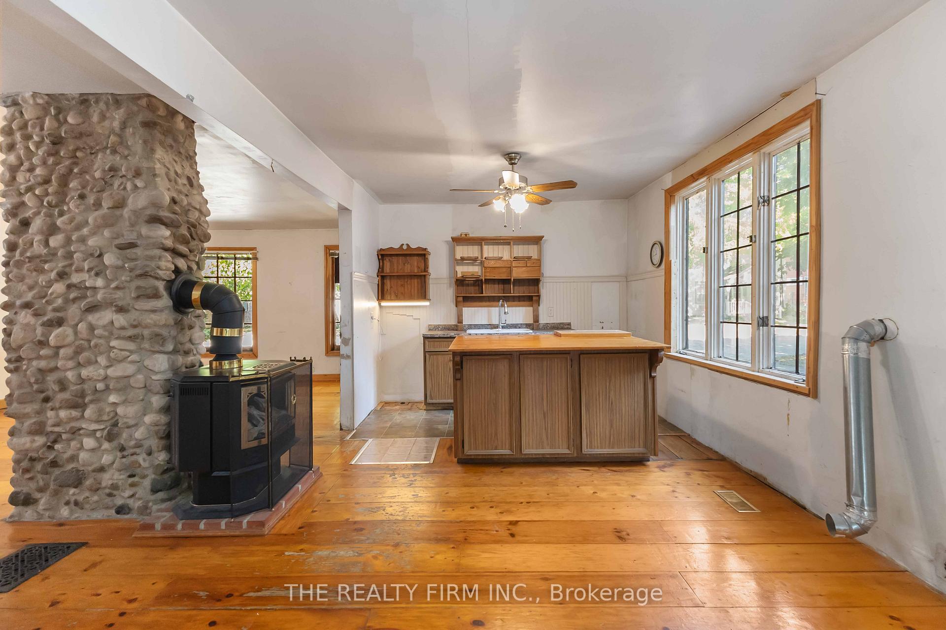 Photo 9 of 147 Princess Street, Lucan Biddulph, Lucan — HOMEH