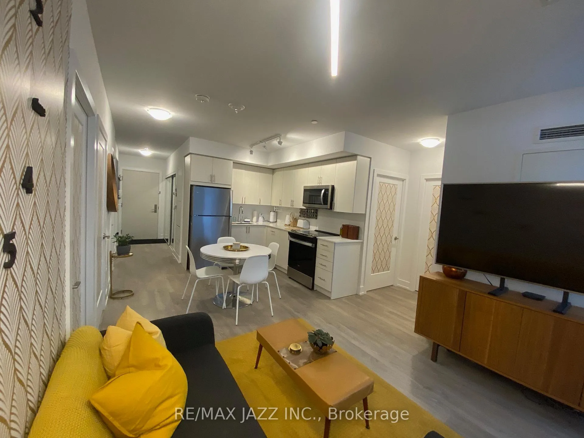 Photo 3 of Unit 1716, 2550 Simcoe Street N, Oshawa, Windfields — HOMEH