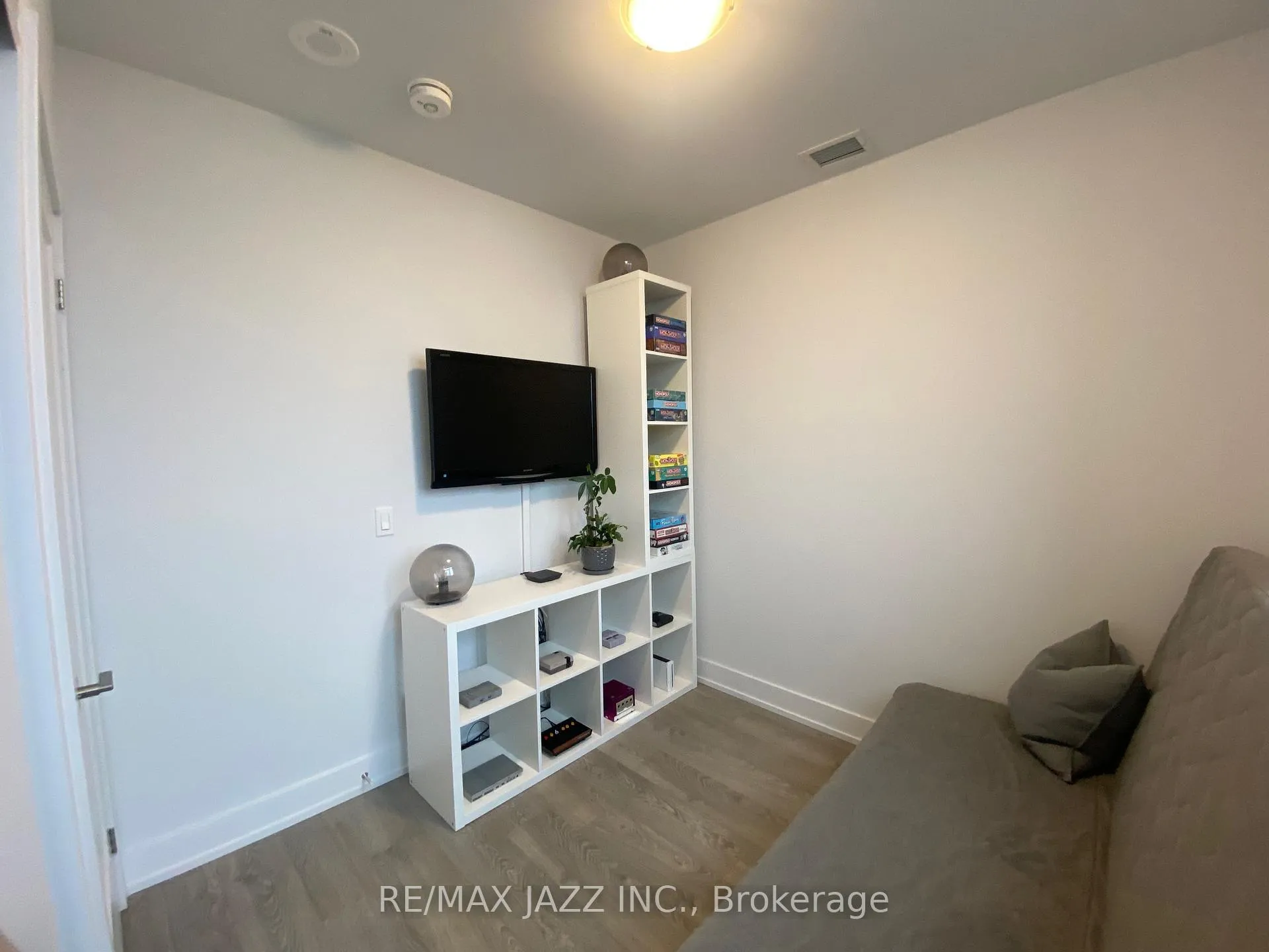 Photo 11 of Unit 1716, 2550 Simcoe Street N, Oshawa, Windfields — HOMEH