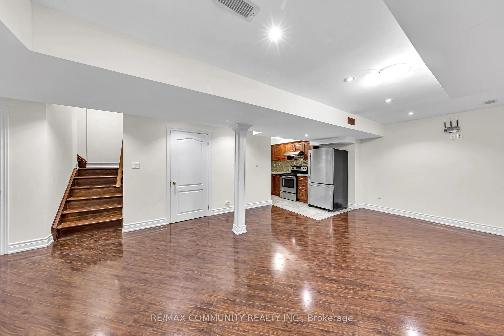 Photo 3 of 17 Rouge Bank Drive, Markham, Legacy — HOMEH