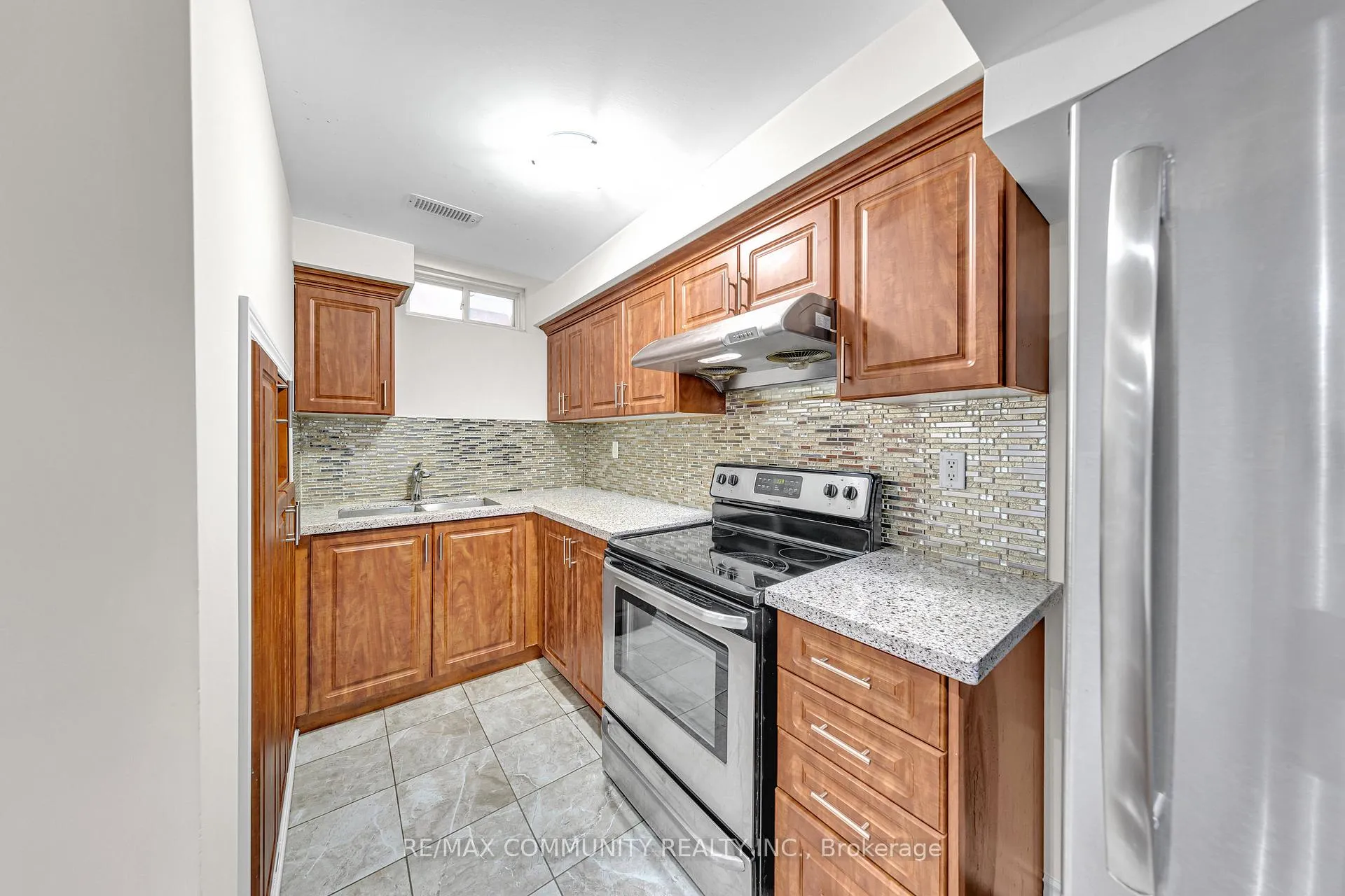 Photo 5 of 17 Rouge Bank Drive, Markham, Legacy — HOMEH