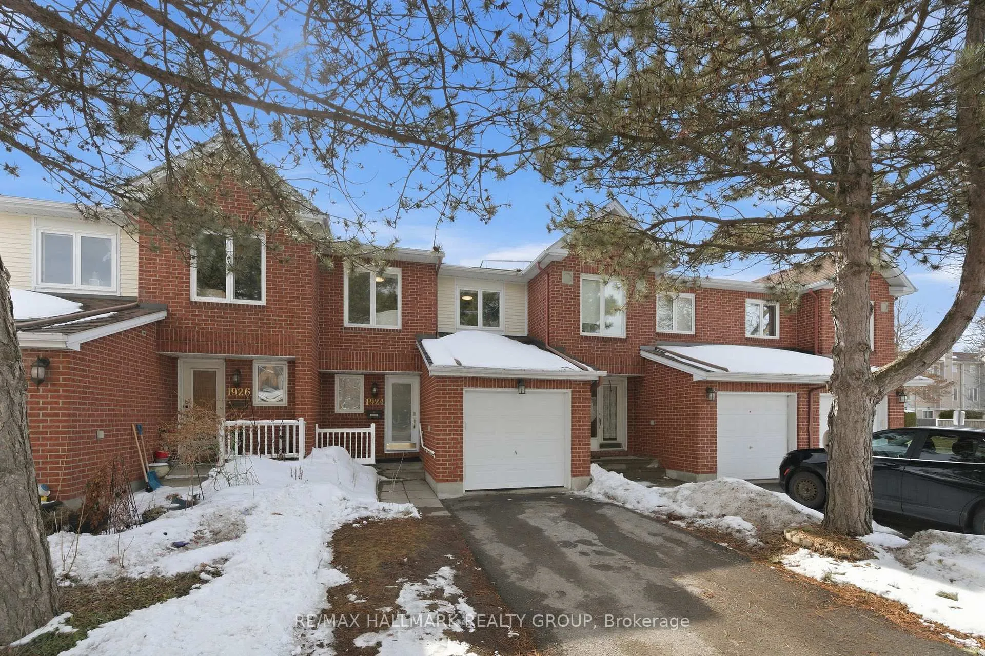 Photo 2 of 1924 Ashmont Street, Ottawa, Chapel Hill — HOMEH