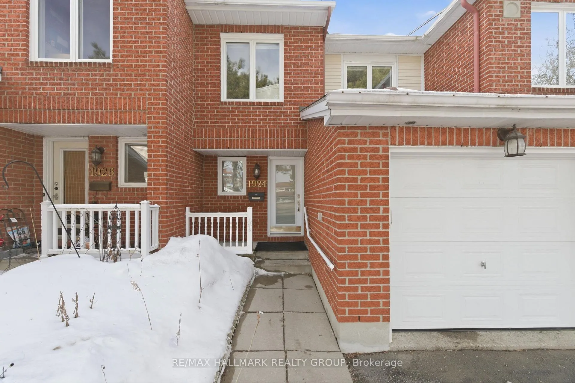 Photo 3 of 1924 Ashmont Street, Ottawa, Chapel Hill — HOMEH