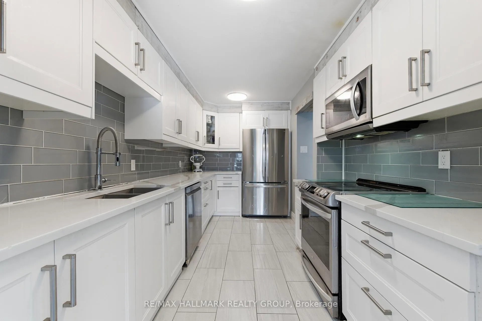 Photo 17 of 1924 Ashmont Street, Ottawa, Chapel Hill — HOMEH