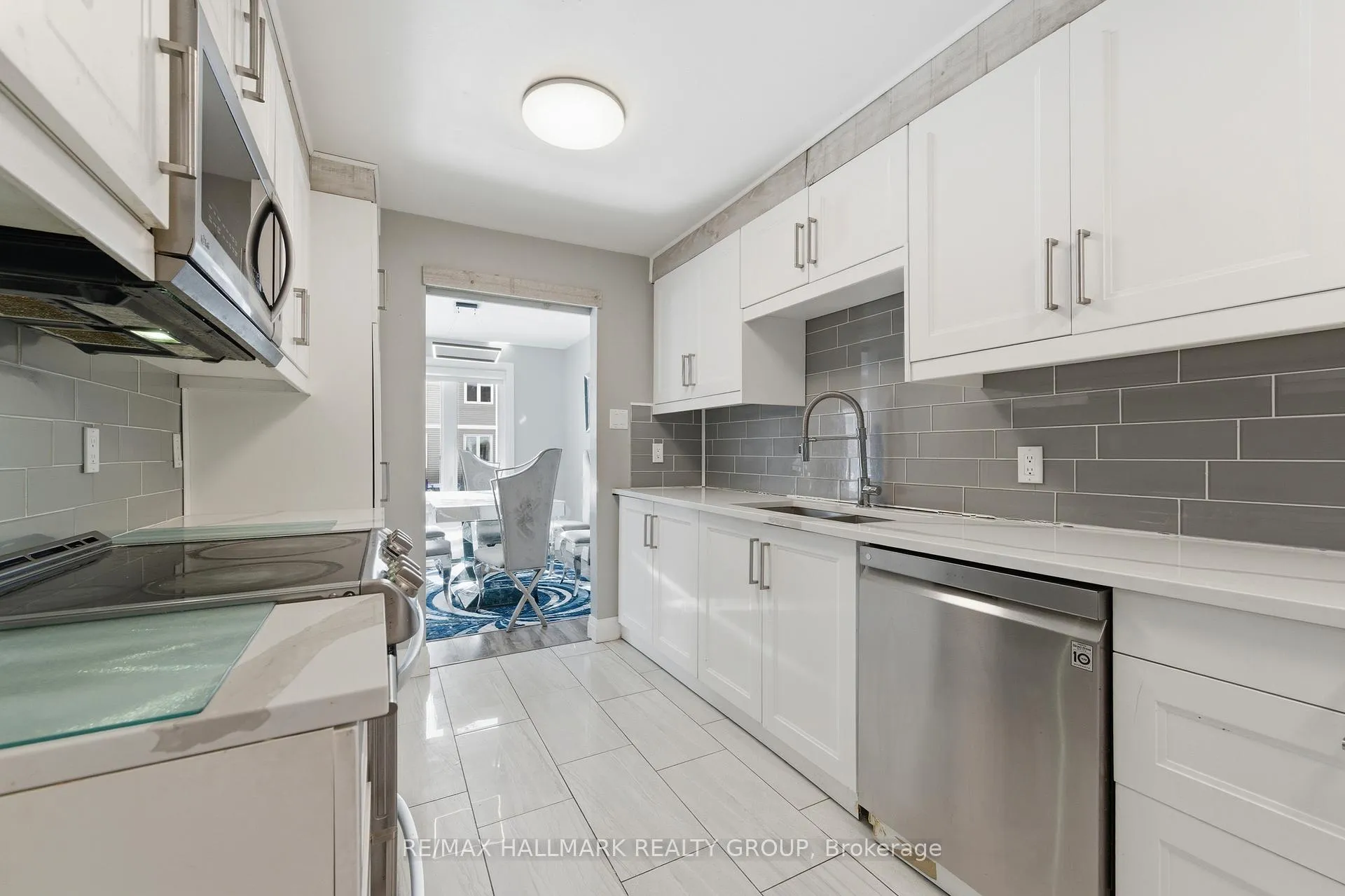 Photo 18 of 1924 Ashmont Street, Ottawa, Chapel Hill — HOMEH