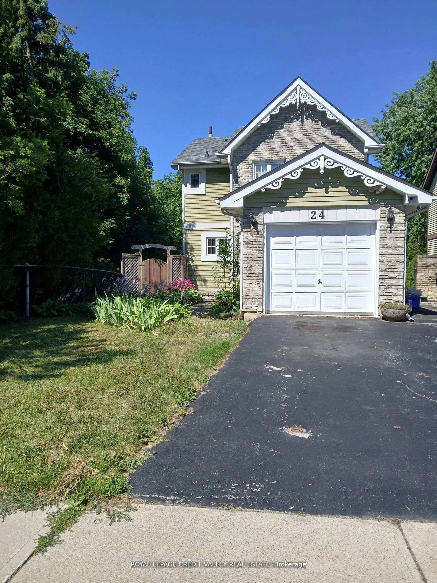 Photo 2 of 24 Sutter Avenue, Brampton, Heart Lake West — HOMEH