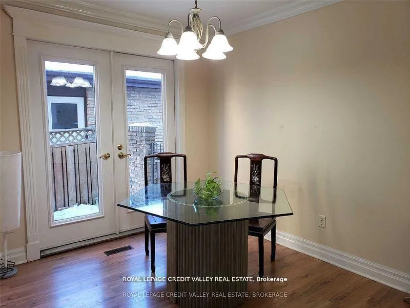 Photo 9 of 24 Sutter Avenue, Brampton, Heart Lake West — HOMEH