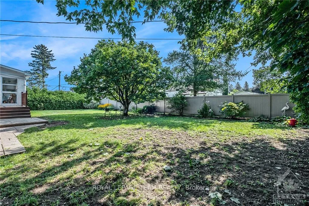Photo 15 of 42 Cote Des Neiges Road, Ottawa, Meadowlands/St. Claire Gardens — HOMEH