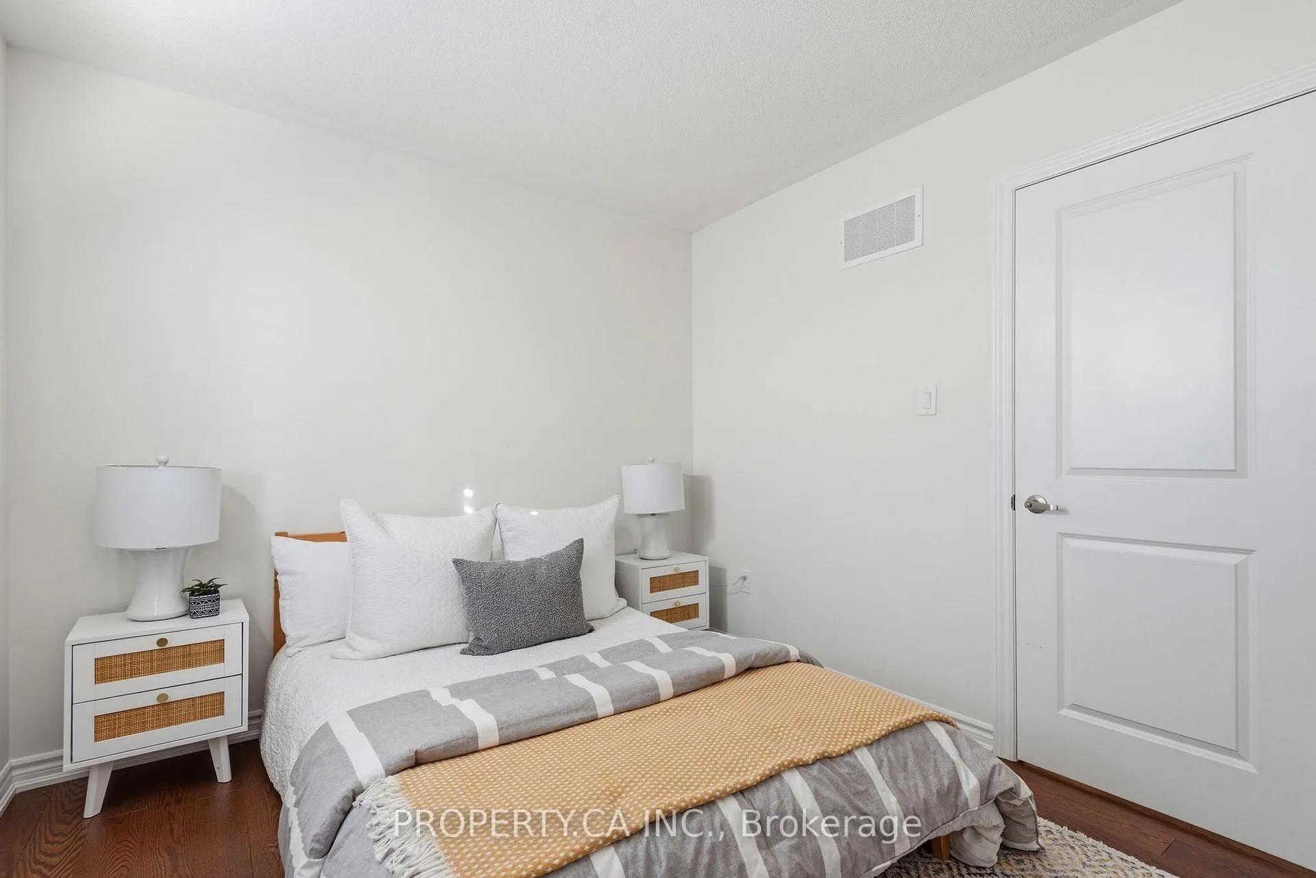 Photo 33 of 99 Auckland Drive, Whitby, Rural Whitby — HOMEH
