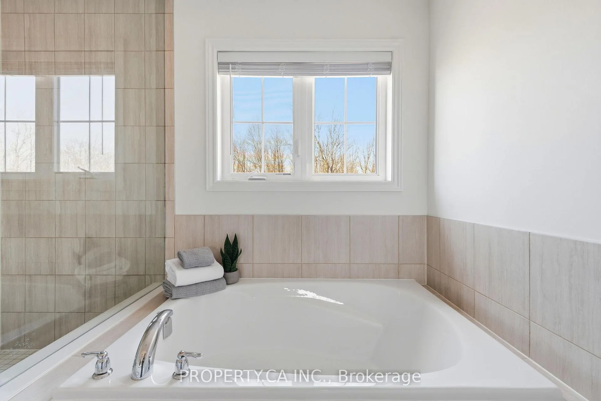 Photo 40 of 99 Auckland Drive, Whitby, Rural Whitby — HOMEH