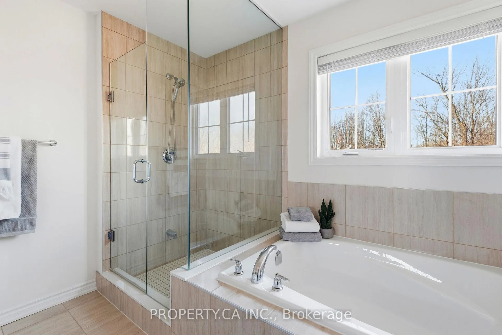 Photo 42 of 99 Auckland Drive, Whitby, Rural Whitby — HOMEH