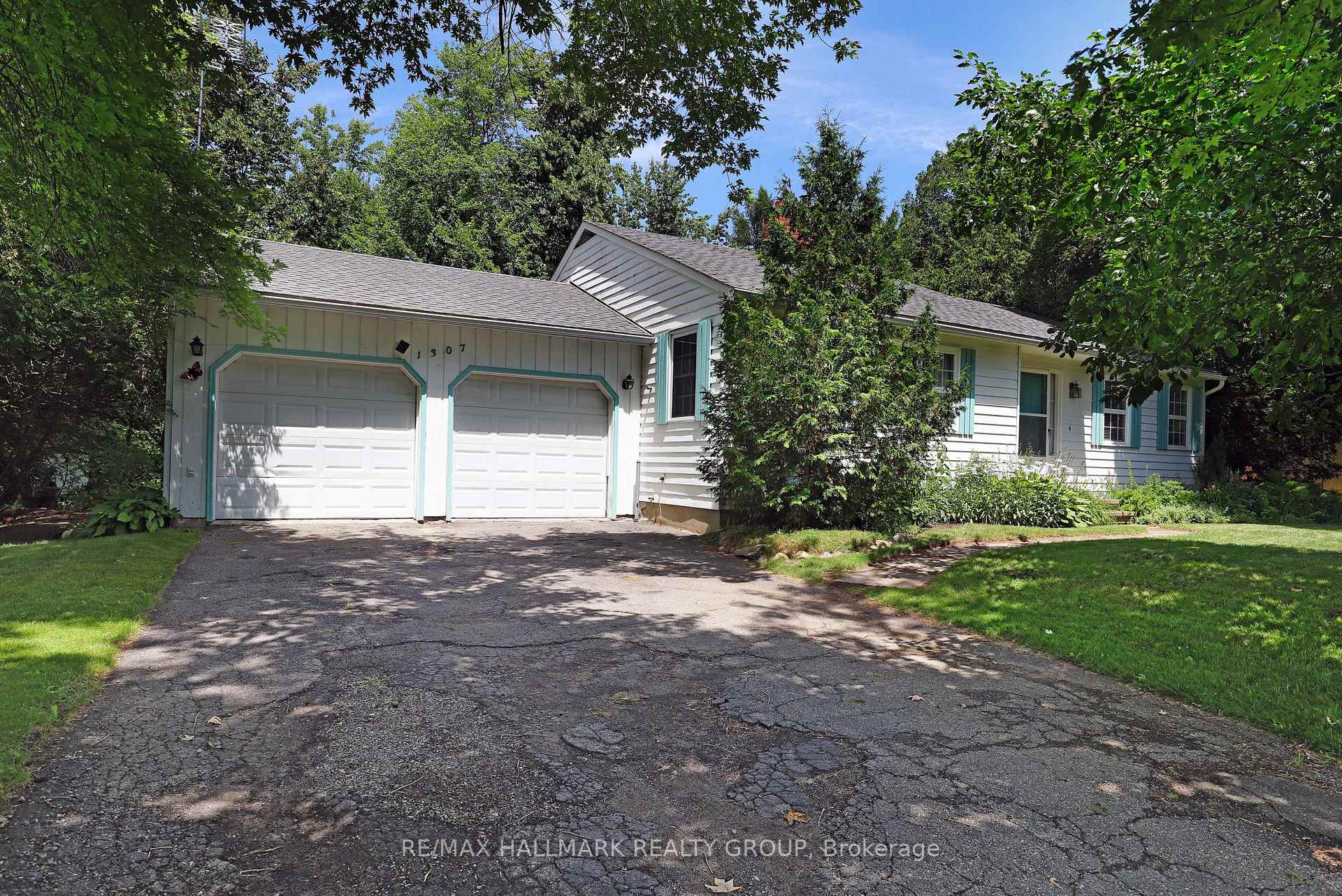 Photo 2 of 1307 Fairway Drive, Ottawa, Manotick East to Manotick Station — HOMEH