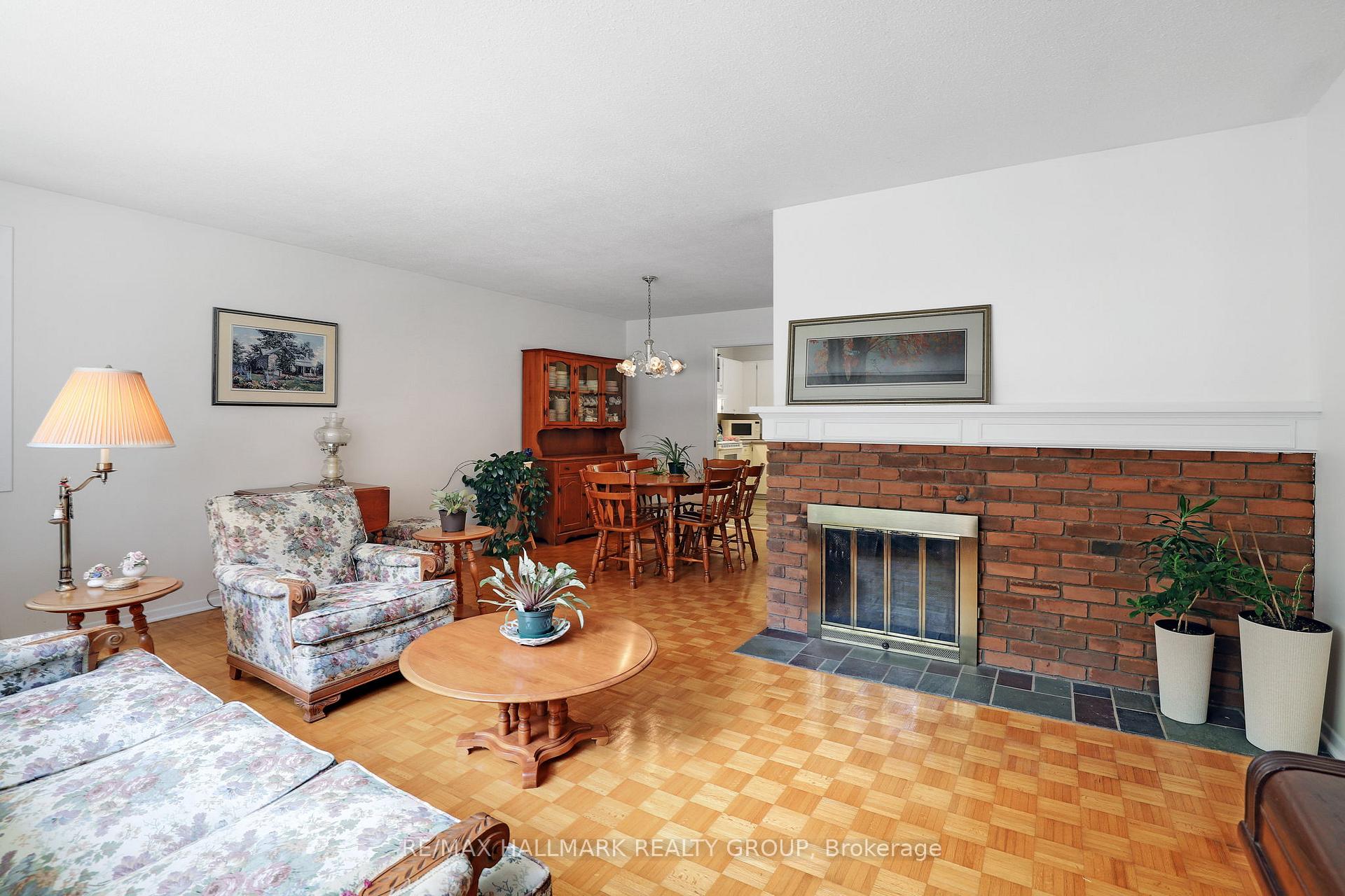 Photo 5 of 1307 Fairway Drive, Ottawa, Manotick East to Manotick Station — HOMEH