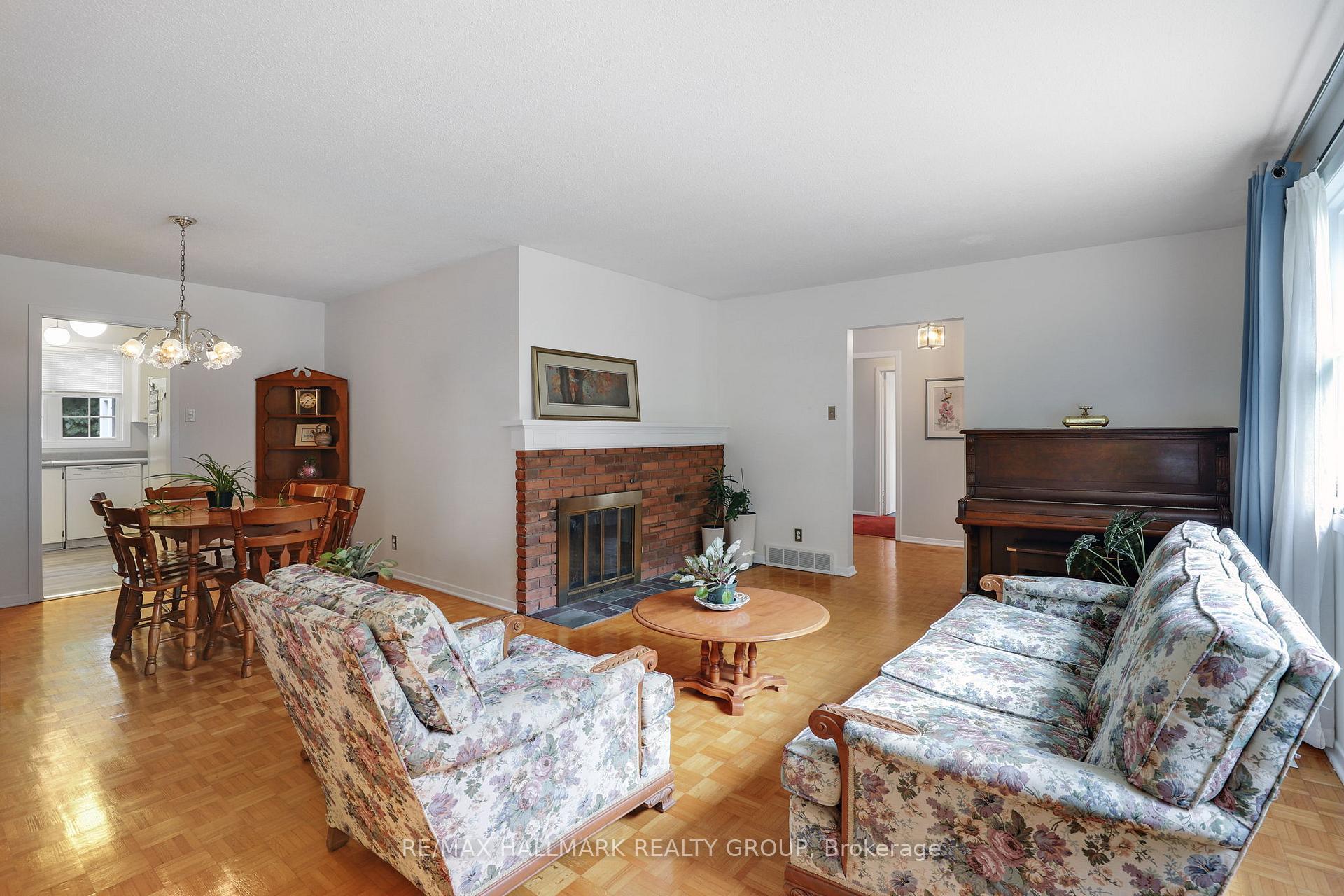 Photo 7 of 1307 Fairway Drive, Ottawa, Manotick East to Manotick Station — HOMEH
