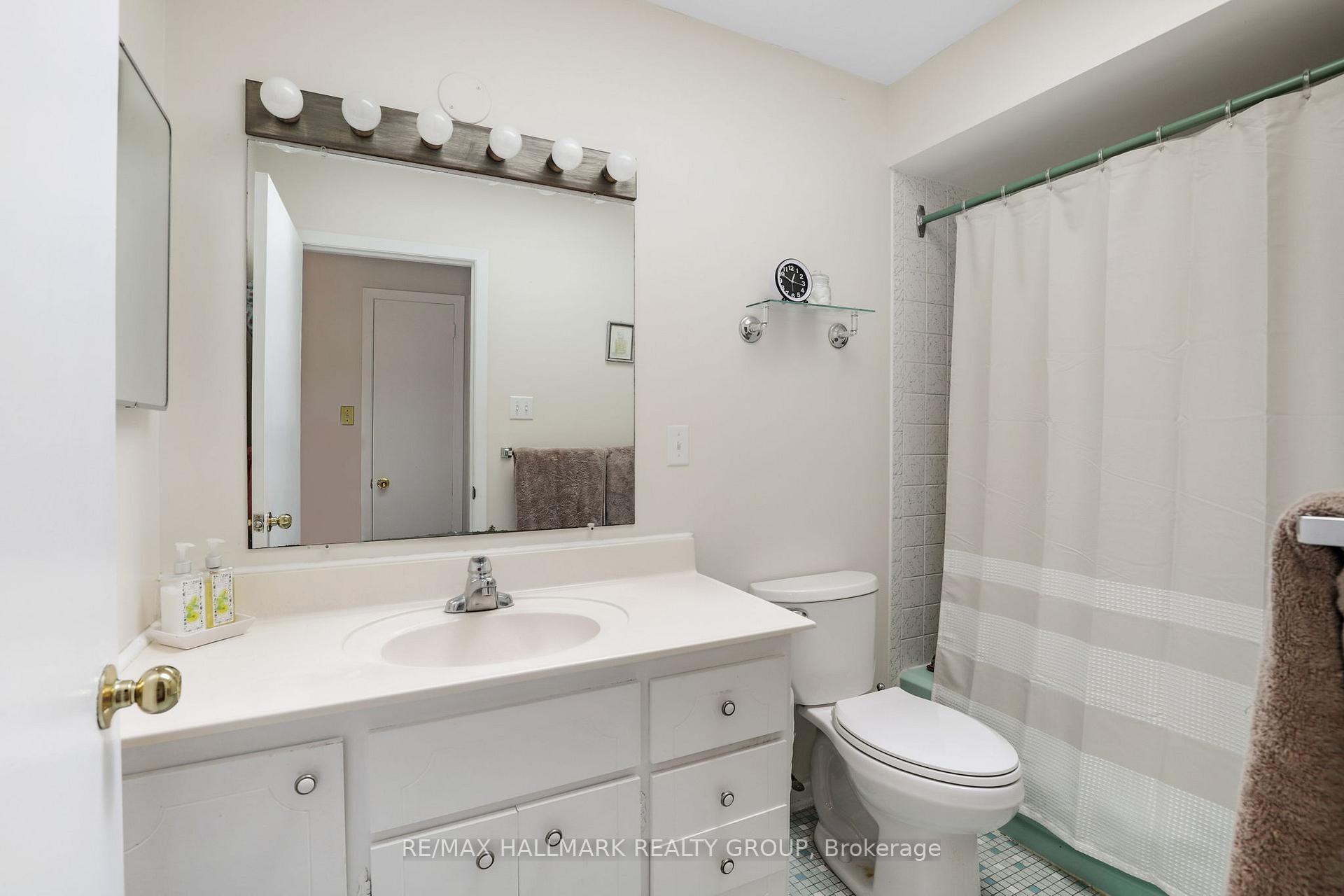 Photo 20 of 1307 Fairway Drive, Ottawa, Manotick East to Manotick Station — HOMEH