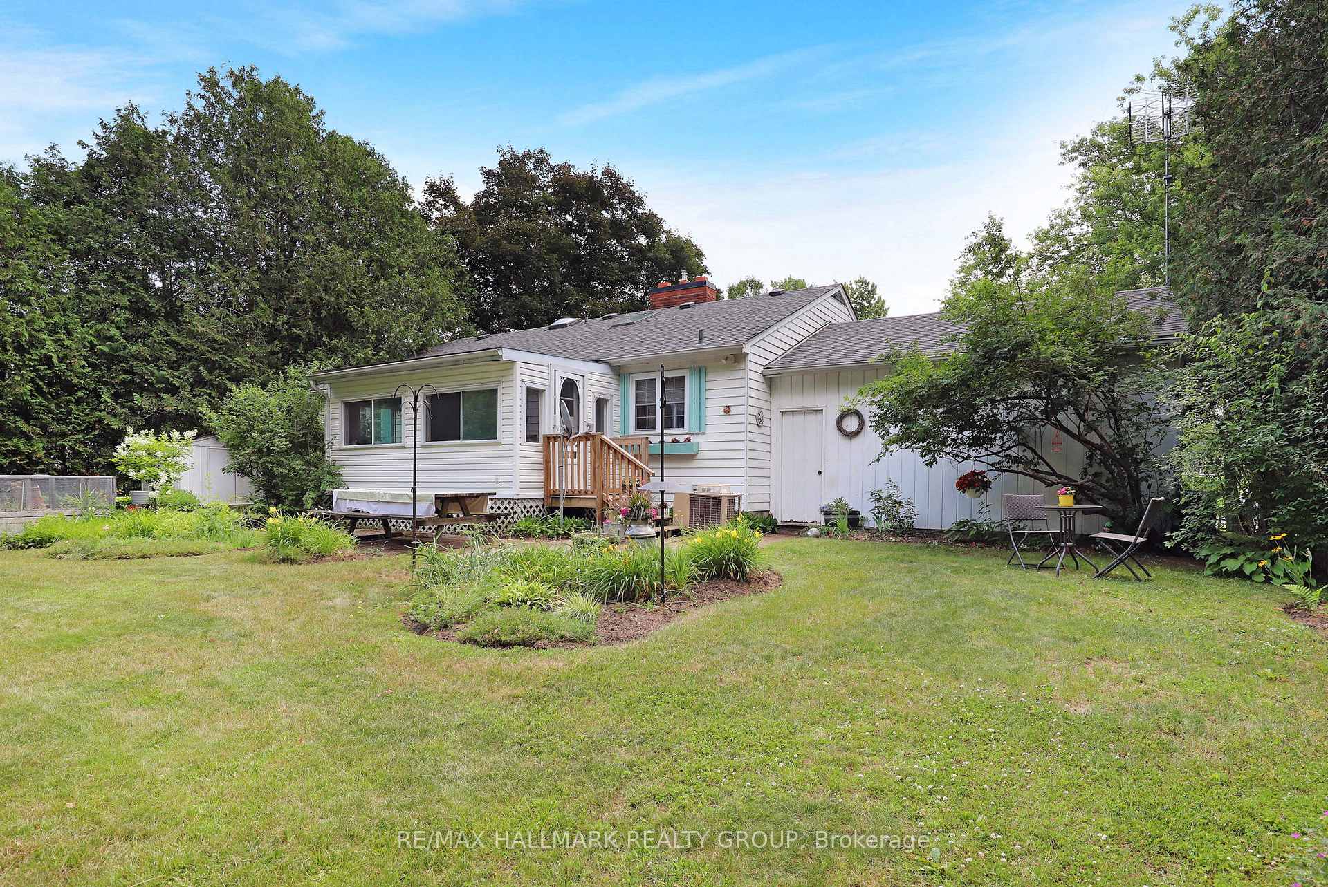 Photo 25 of 1307 Fairway Drive, Ottawa, Manotick East to Manotick Station — HOMEH