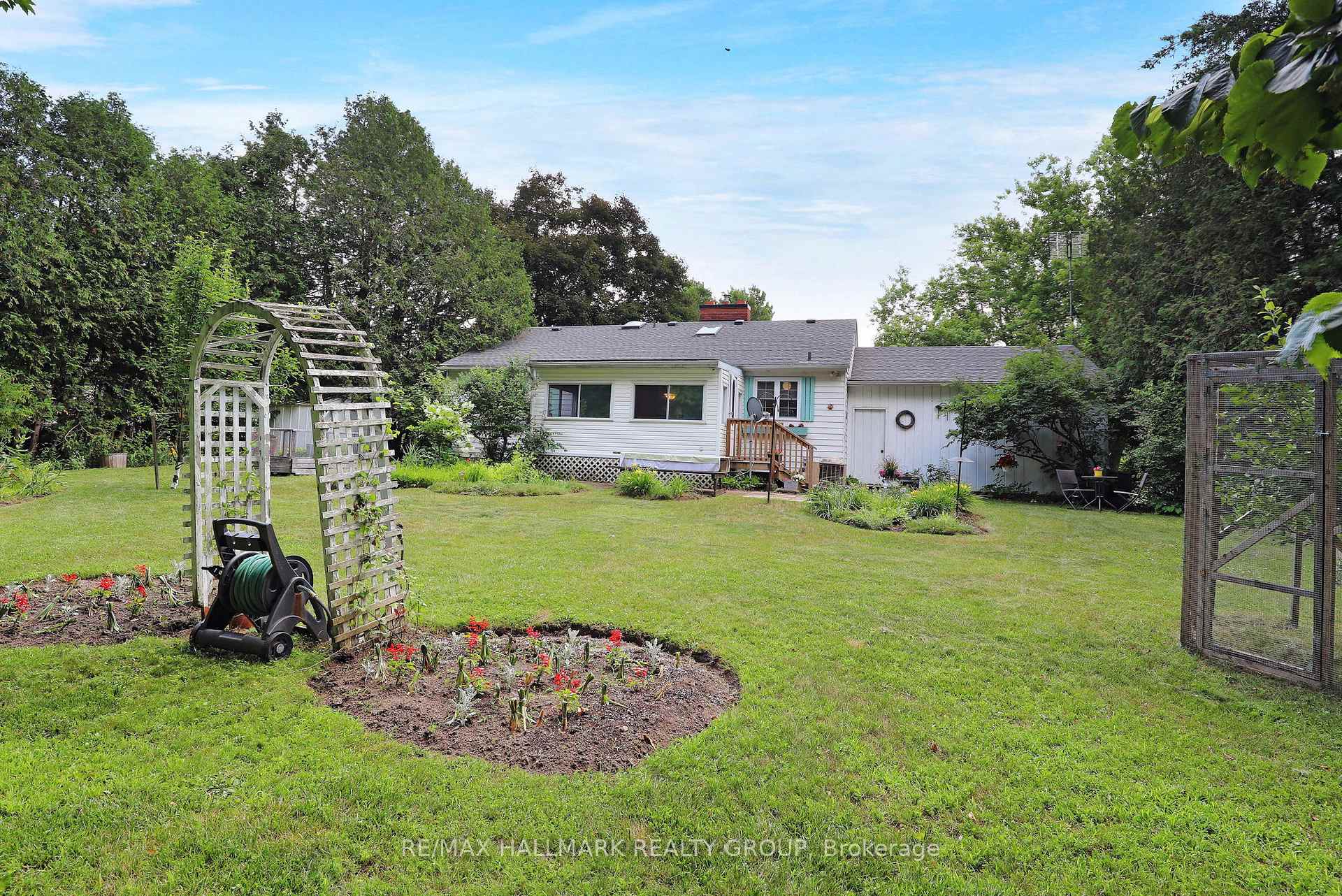 Photo 26 of 1307 Fairway Drive, Ottawa, Manotick East to Manotick Station — HOMEH