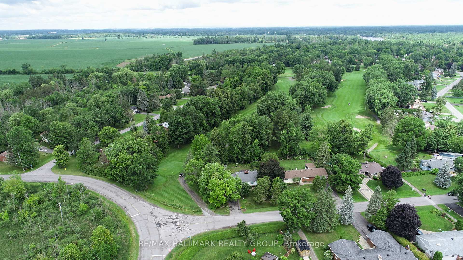 Photo 29 of 1307 Fairway Drive, Ottawa, Manotick East to Manotick Station — HOMEH